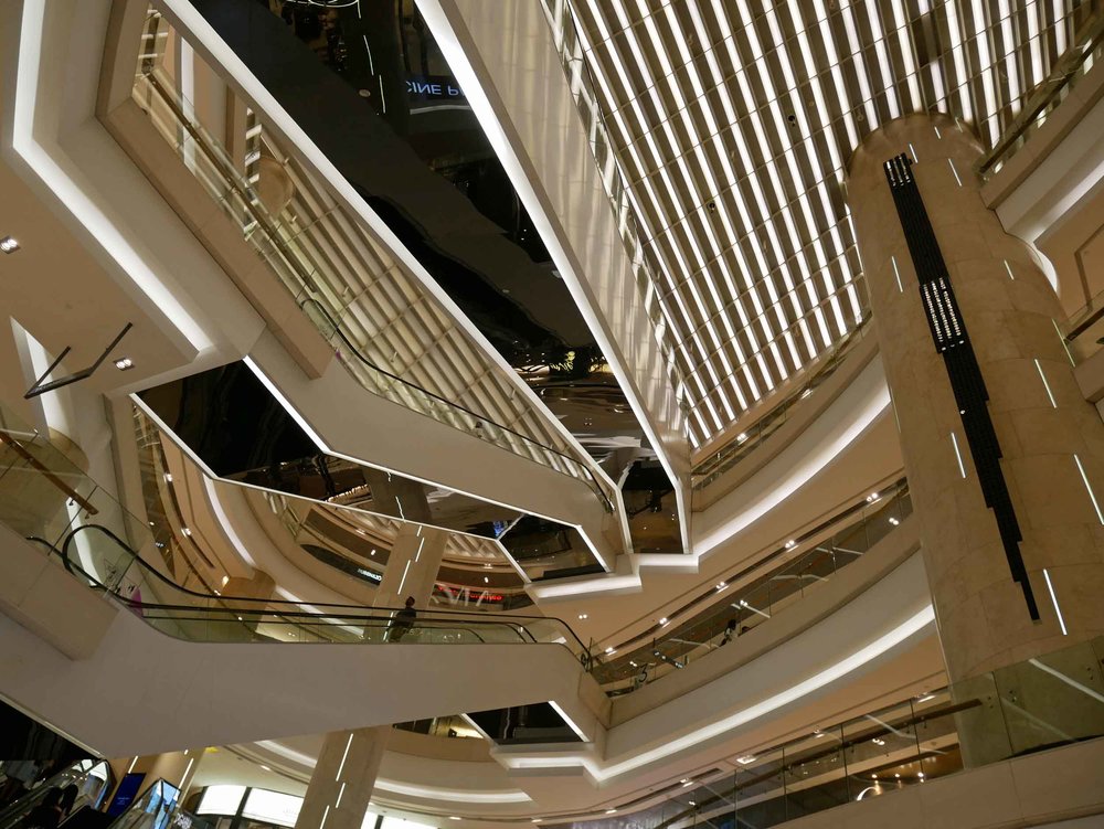  Don't look up! The dizzying inside of ION Orchard. 