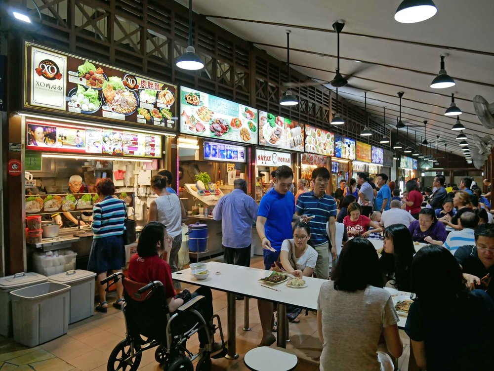  As night settled in, we visited busy Newton Food Centre, packed with local hawker food stalls.&nbsp; 