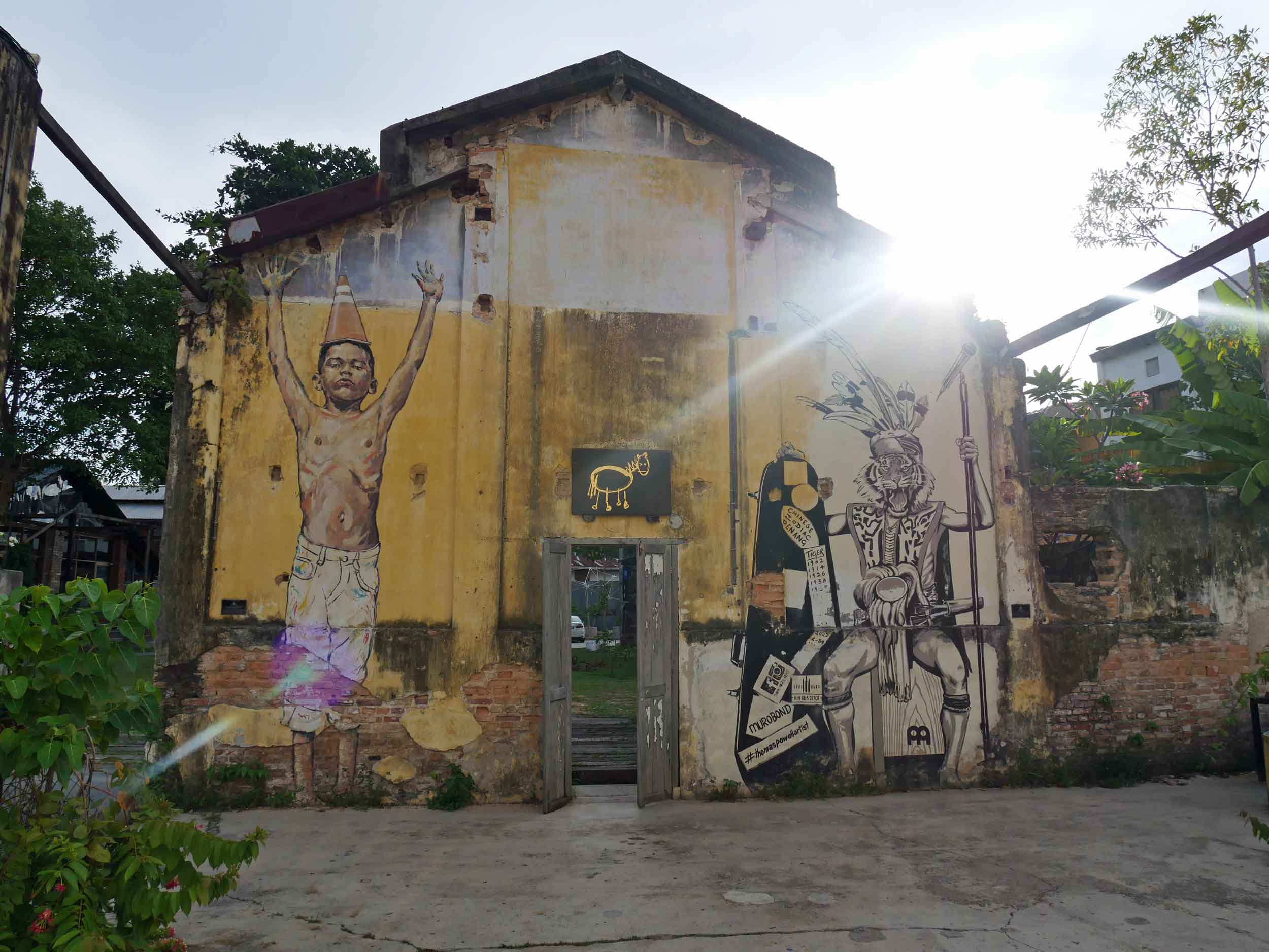  The Hin Bus Depot Art Center in Penang's George Town is an inspiring spot surrounded by galleries, cafes, and even yoga (April 25).&nbsp; 