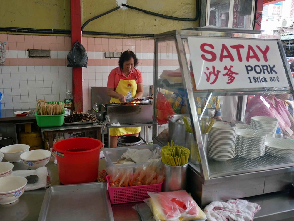  We found more great Malaysian street food in Kuching, including the Yan Chun Tai food court (May 2).&nbsp; 