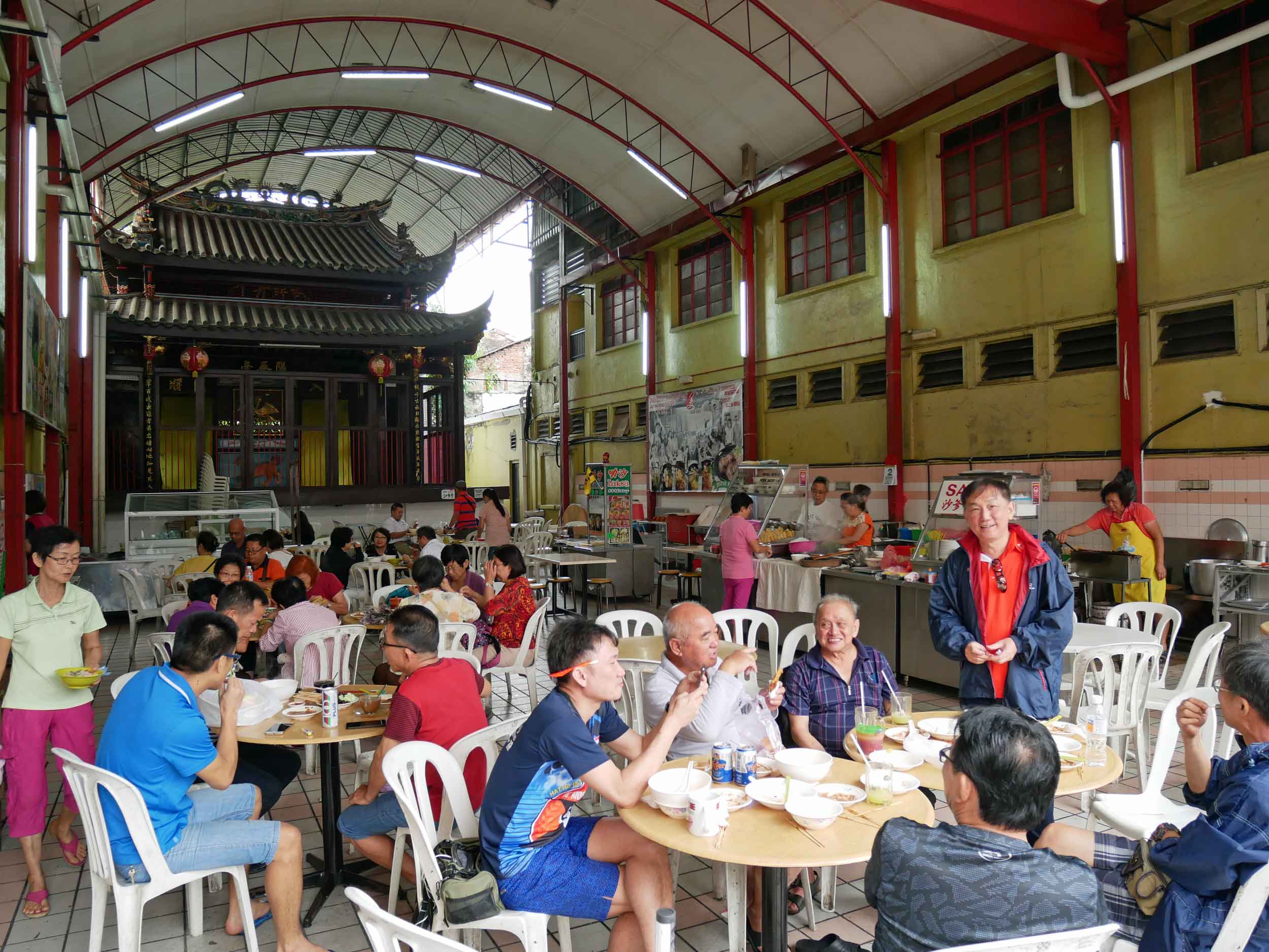  We loved the open-air vibe of Yan Chun Tai, where locals hung out during lunchtime. &nbsp; 