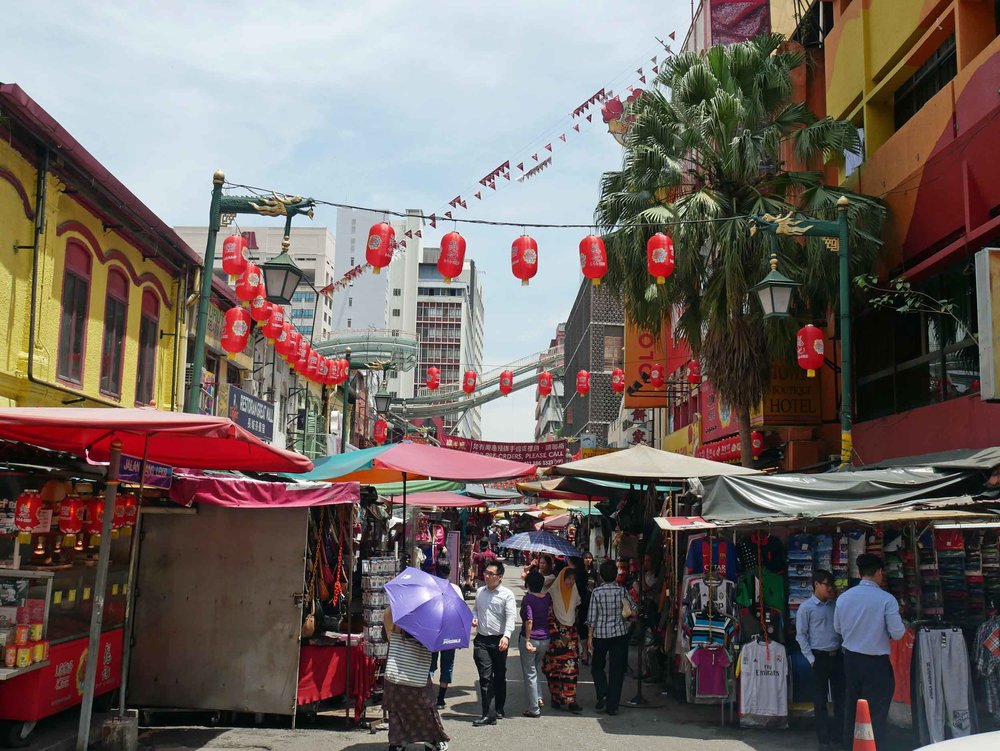  In the KL old town, is a large and vibrant Chinatown with local shops, cafes and groceries lining the streets.&nbsp; 