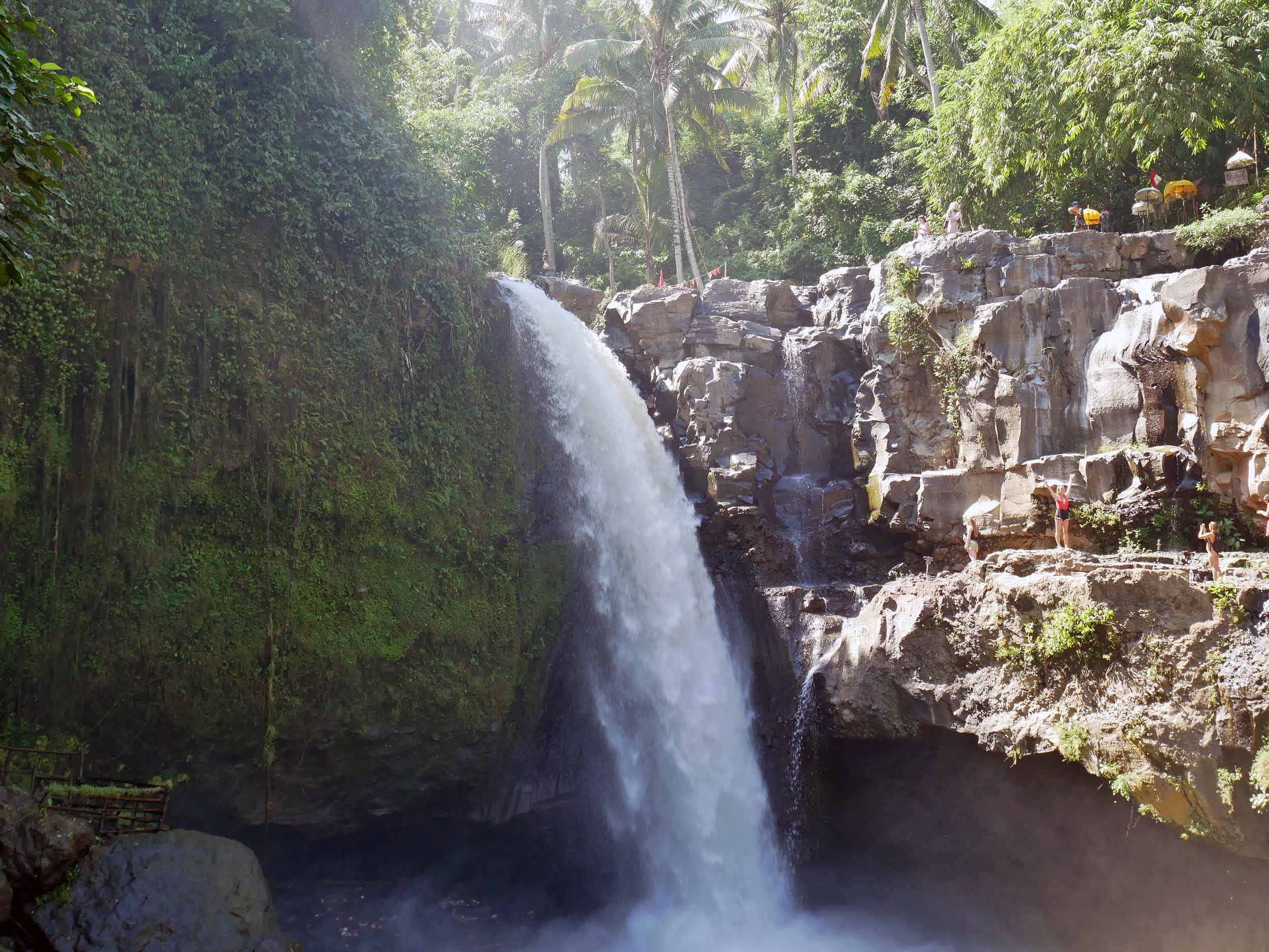  We spent one of our days in Ubud as tourists with our first stop to visit the surging Tegenungan Waterfall (May 30). 