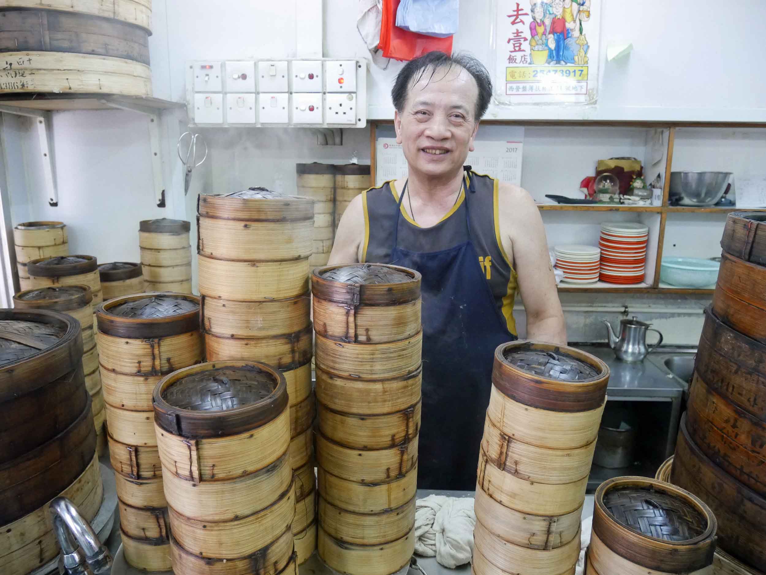 The friendly (and steaming) dumpling man at Sam Hui Yat. 