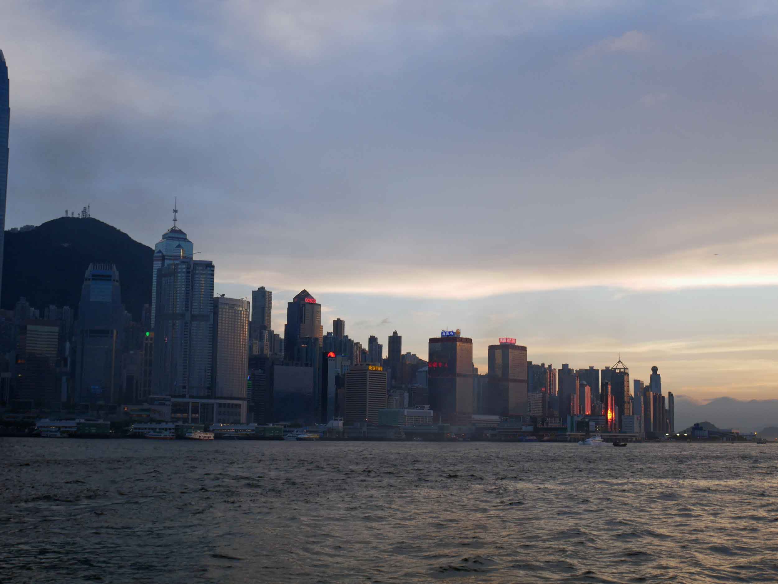  The sun setting on Hong Kong as we crossed the water to Kowloon.&nbsp; 