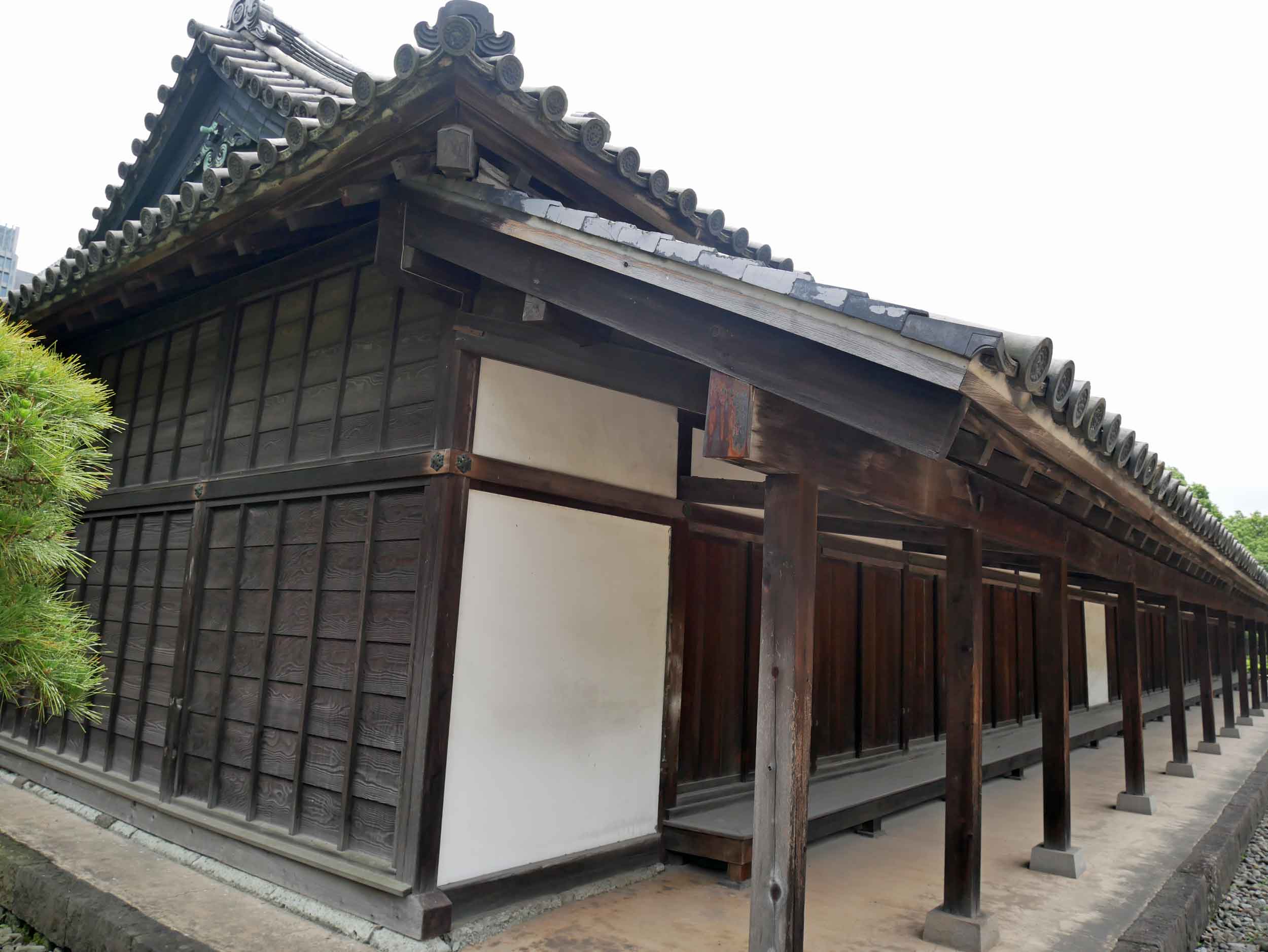  Guardhouse where guards slept at the gates of the Imperial Palace.&nbsp; 