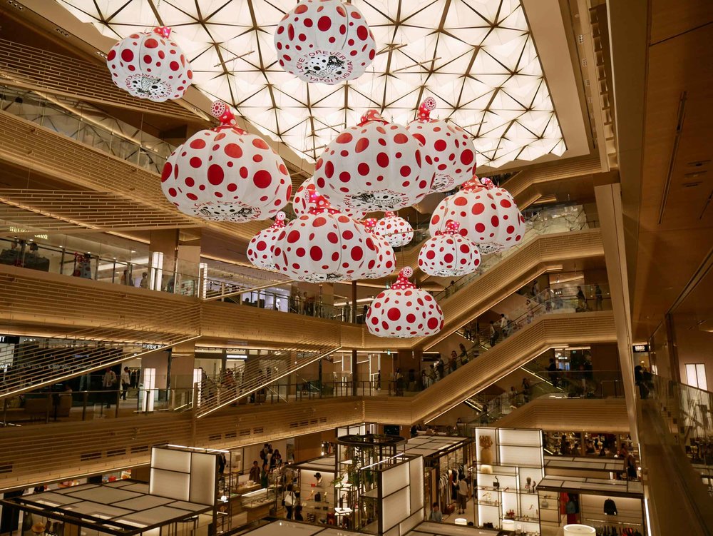  The hot new shopping in Tokyo is at Ginza Six, which featured Japanese artist Yayoi Kusama's surreal giant pumpkins.&nbsp;&nbsp; 