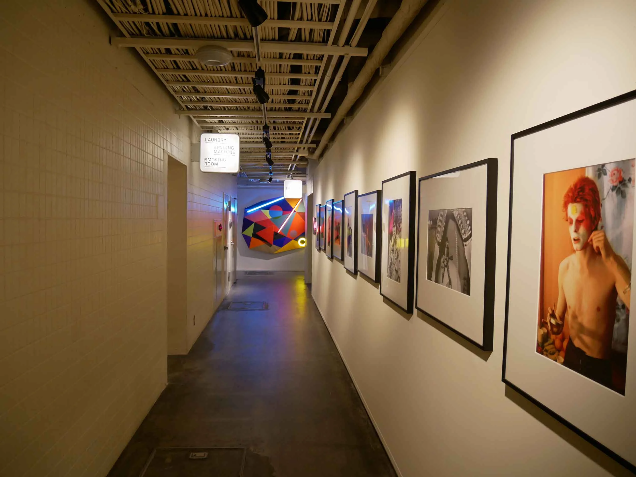  The installation included intimate and backstage photographers of musician David Bowie.&nbsp; 