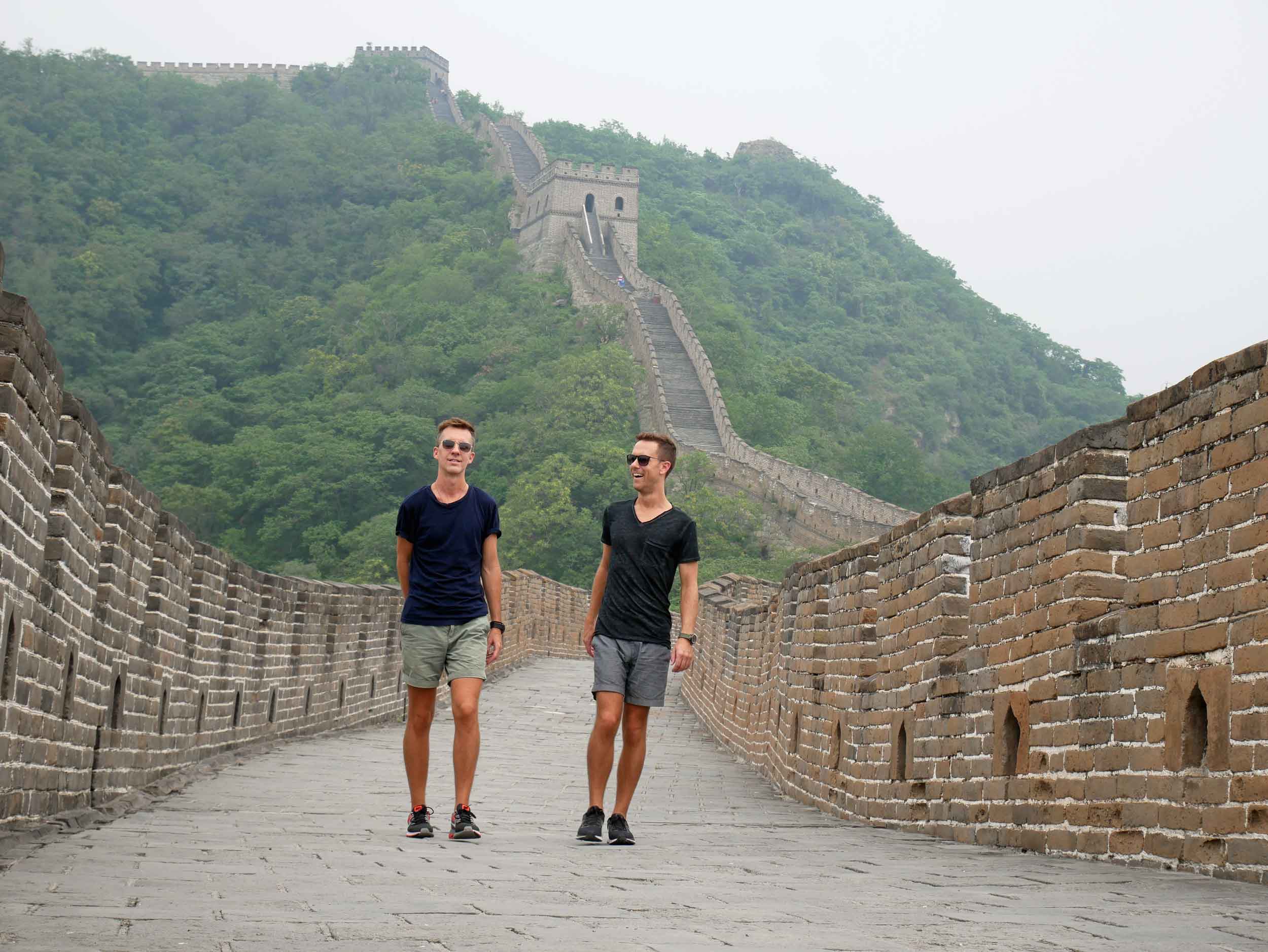  The spectacular design of the Wall is the perfect setting for an impromptu photo shoot.&nbsp; 