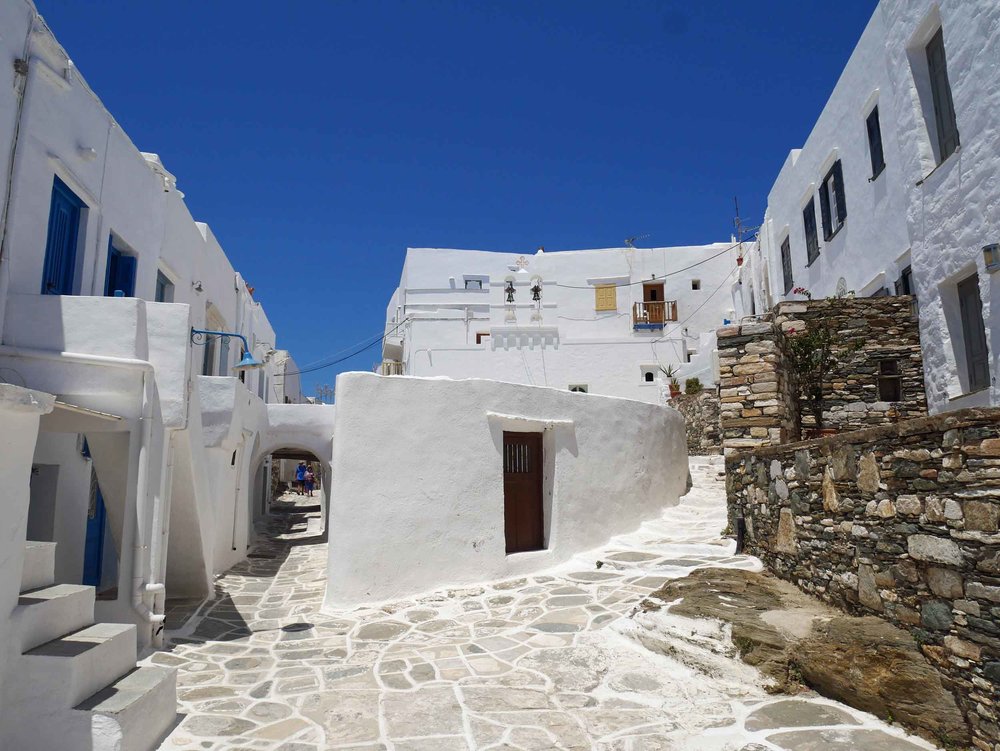  Whitewashed homes within the city limits of Kastro, the town has been inhabited for over 3000 years and was at one time the capital of the island.&nbsp; 