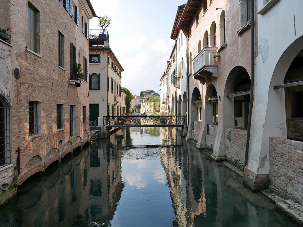  We fell for the small old town of Treviso, which we deemed Venice "light" with its own canals and sweet style (July 23).&nbsp;&nbsp; 