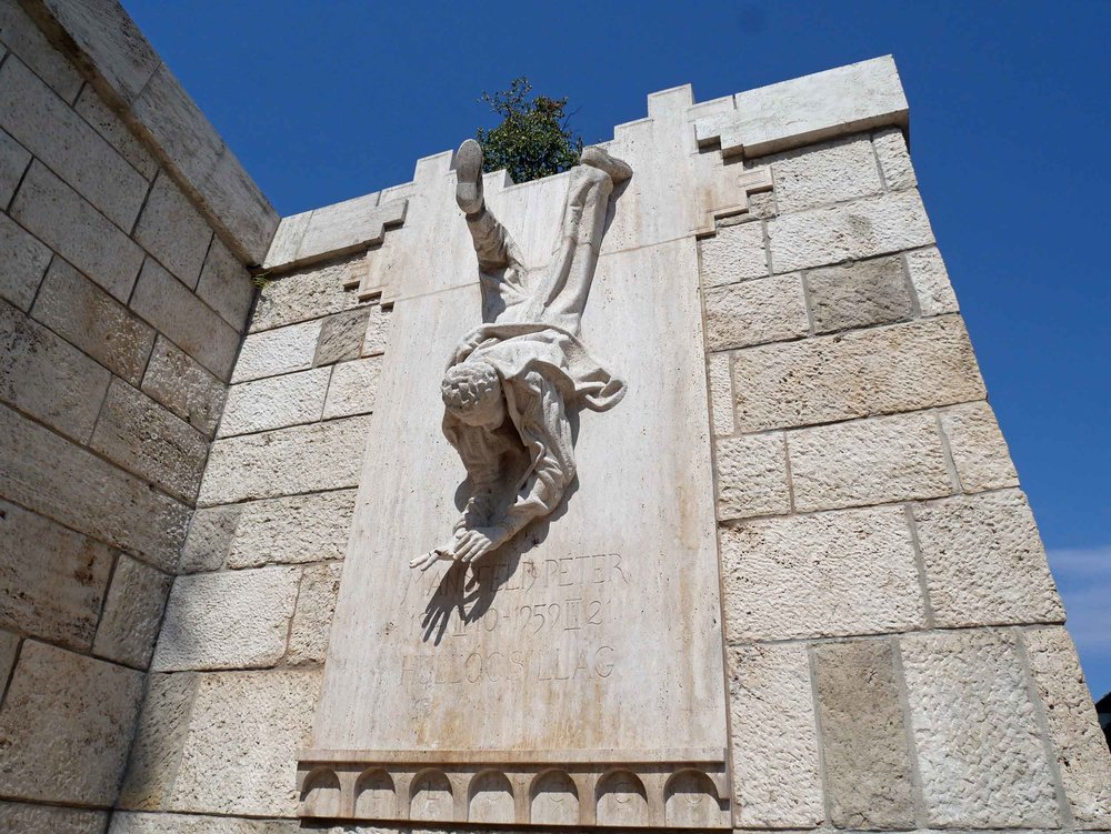  The jaw-dropping Peter Mansfeld Monument on the Buda side memorializes a teenage martyr of the Hungarian revolution.&nbsp; 