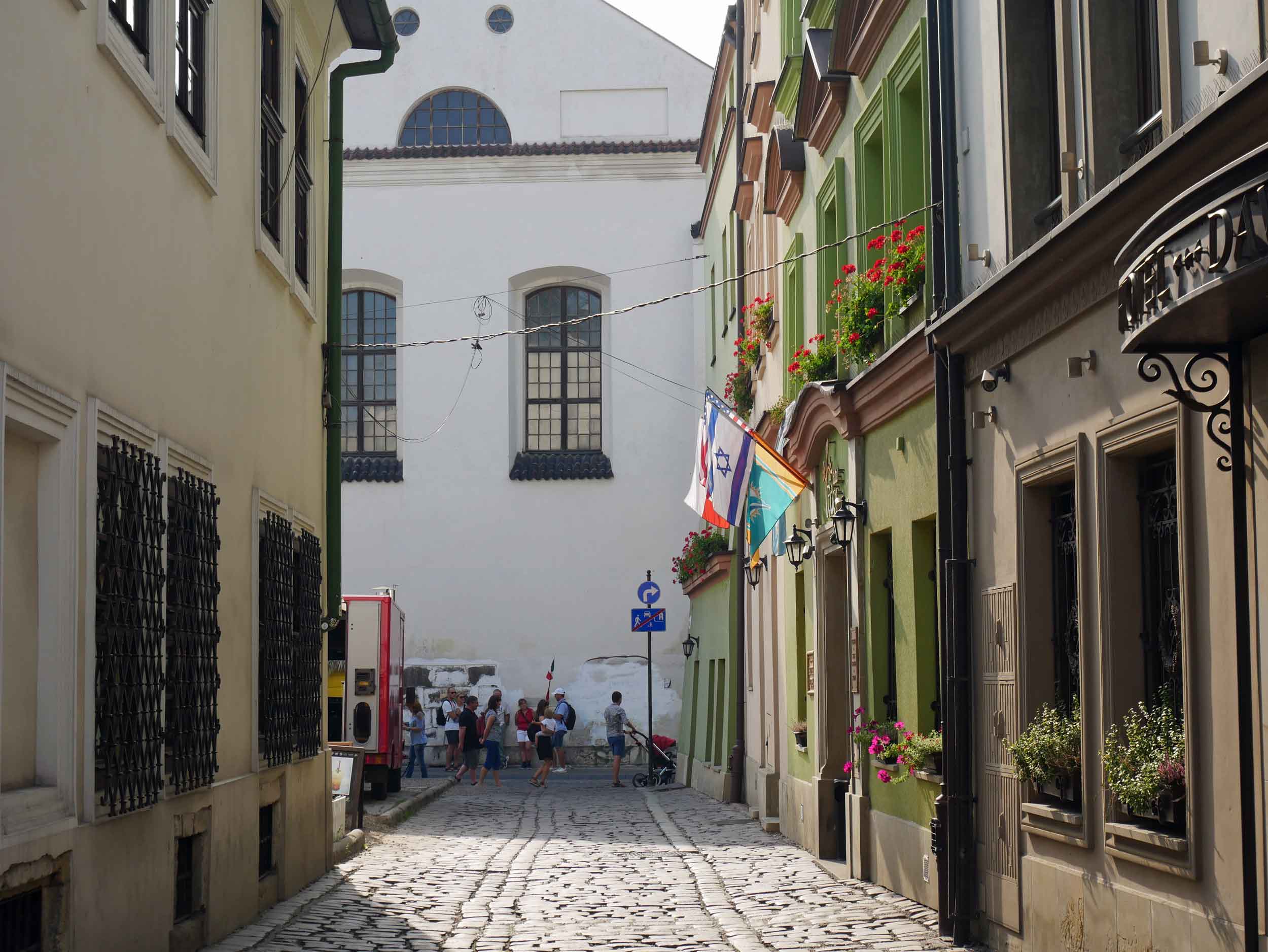  Arriving from Slovakia late in the afternoon, it was golden hour in Krakow's Jewish Quarter. 