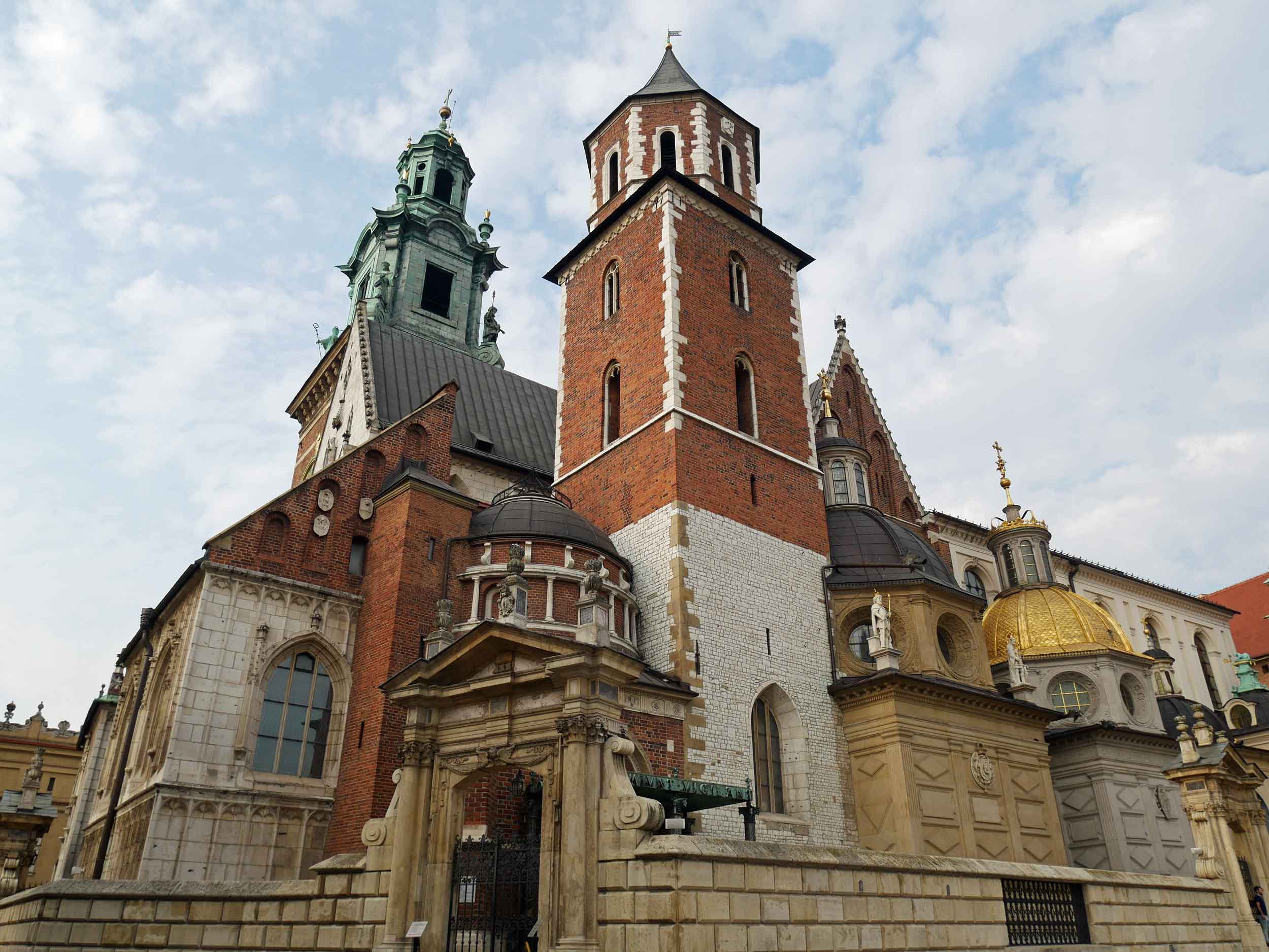  Since it’s origin in the 11th century, Wawel – or known simply as The Royal- Cathedral has witnessed many coronations, funerals and burials of Poland’s monarchs and strongmen. 