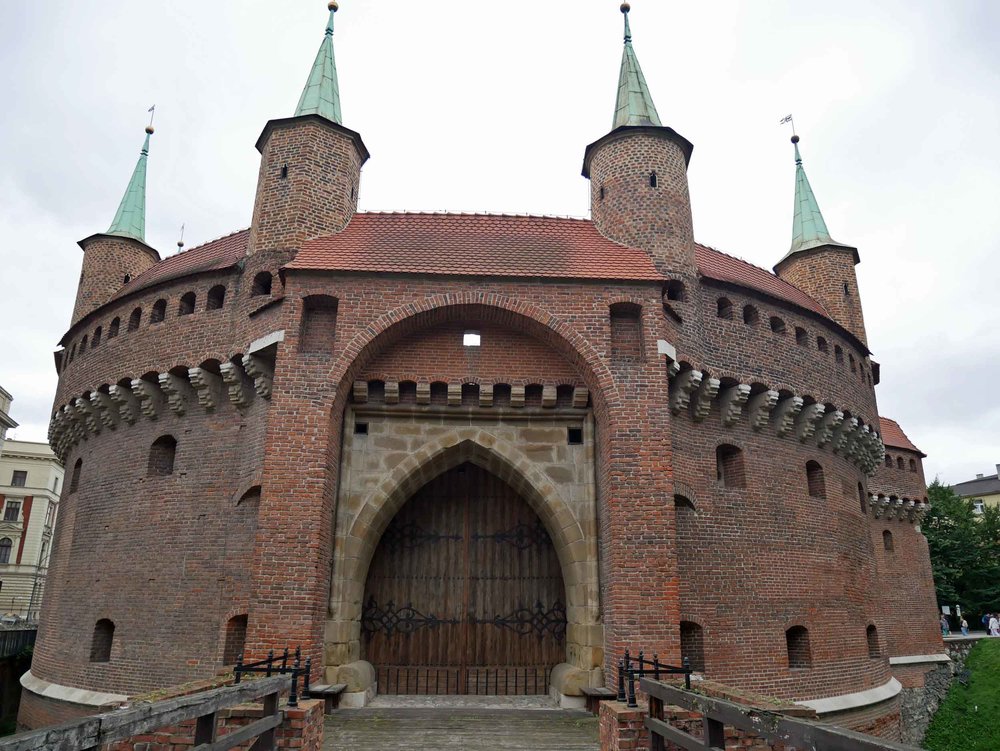  The Krakow Barbican is one of the few remaining relics of the complex network of fortifications and defensive barriers that once encircled the royal city. 