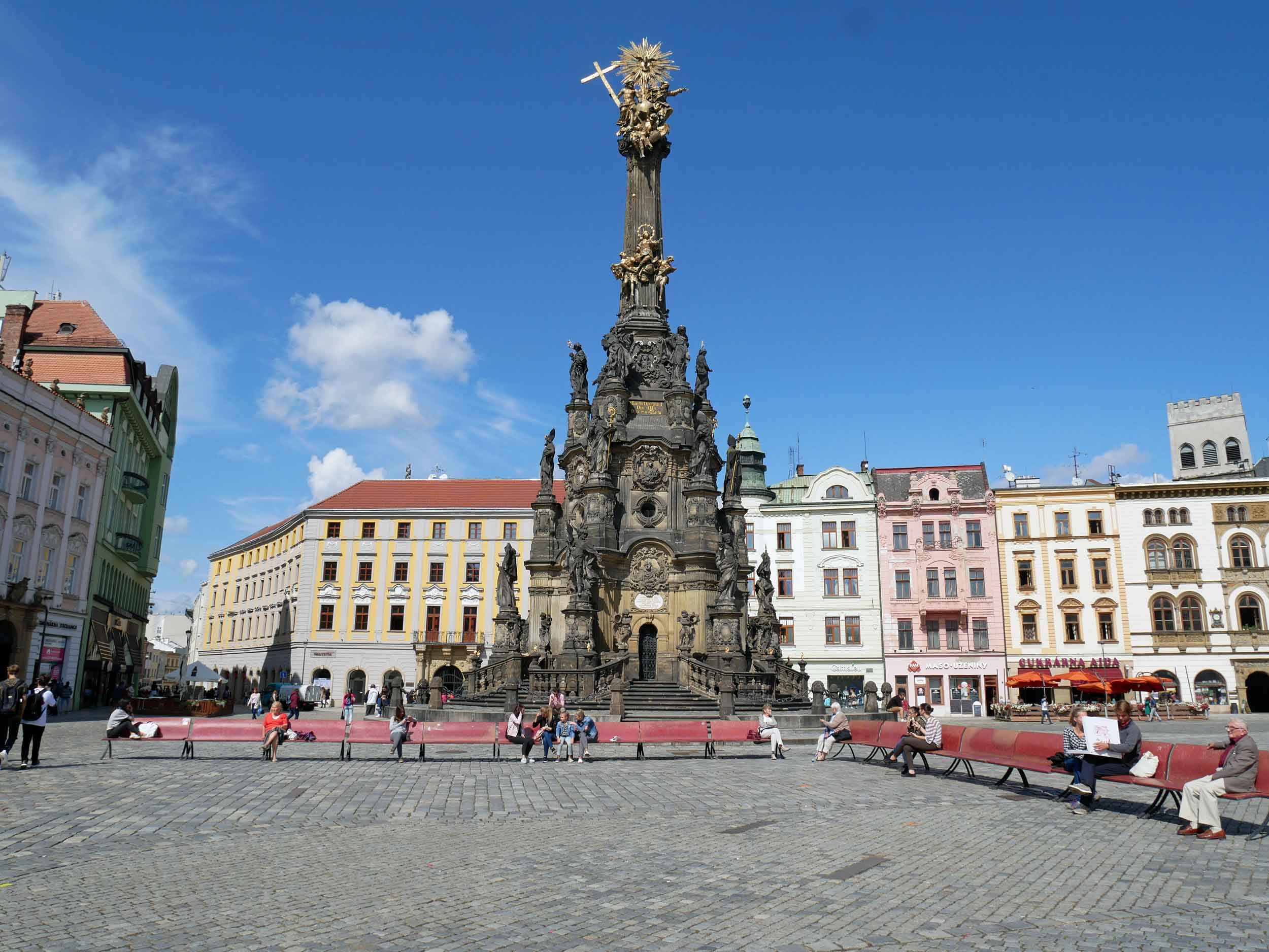  The Holy Trinity Column in Olomouc's main square is an 18th century Baroque monument built to celebrate the Catholic Church and the faith of the people.&nbsp; 