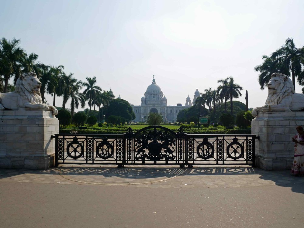  Gates of the opulent Victoria Memorial. 