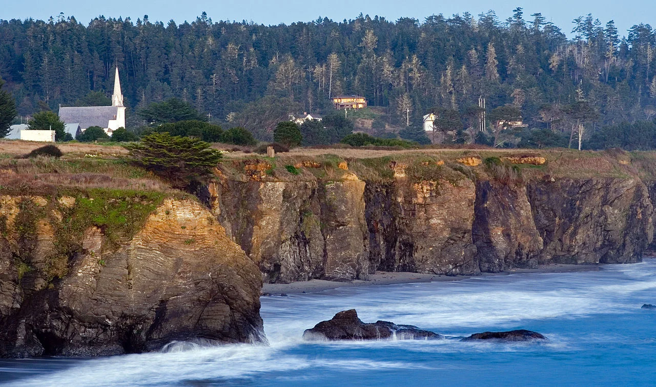 1280px-Mendocino_coast,_late_sunset.jpg