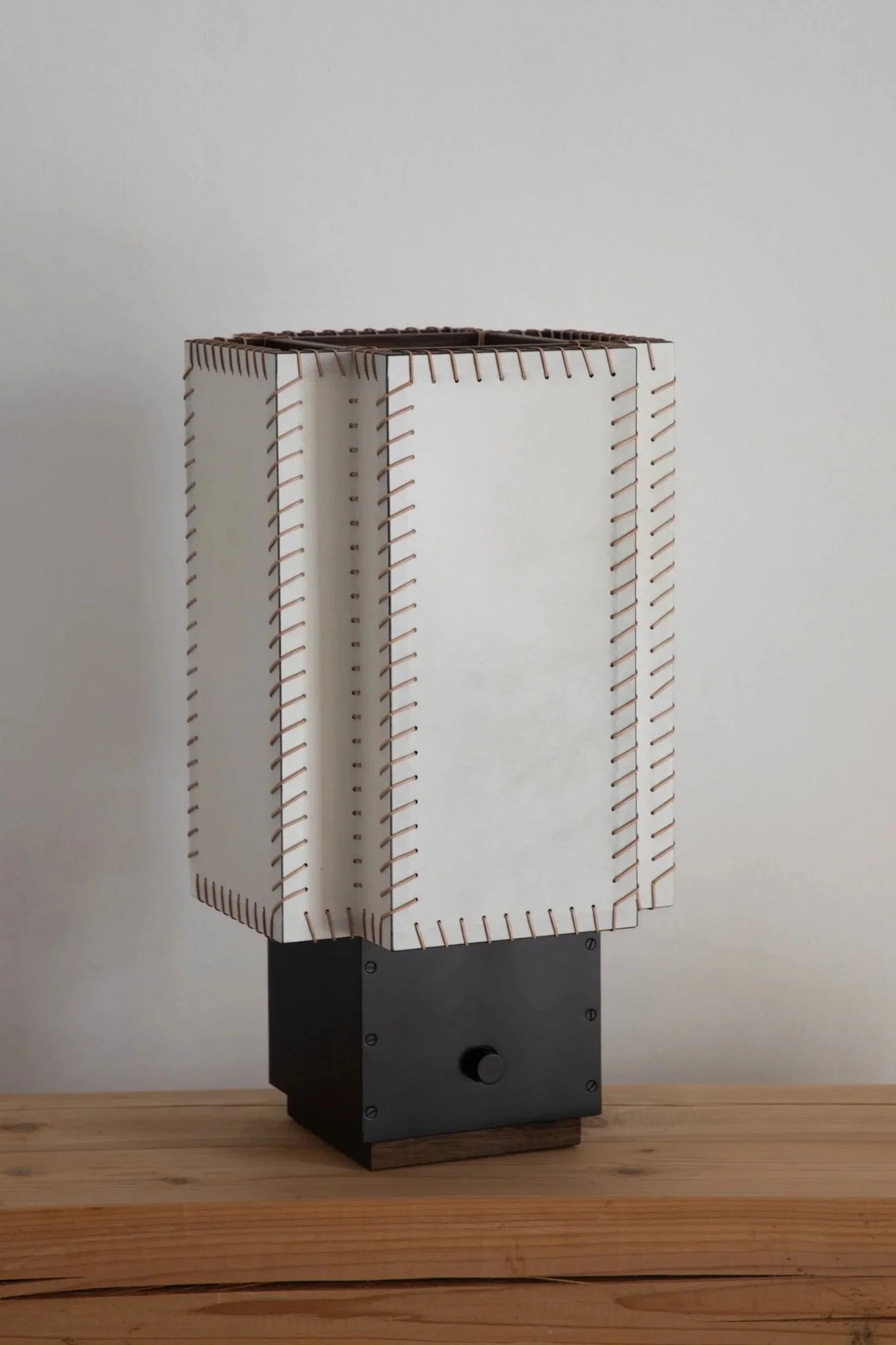 TORRE table lamp