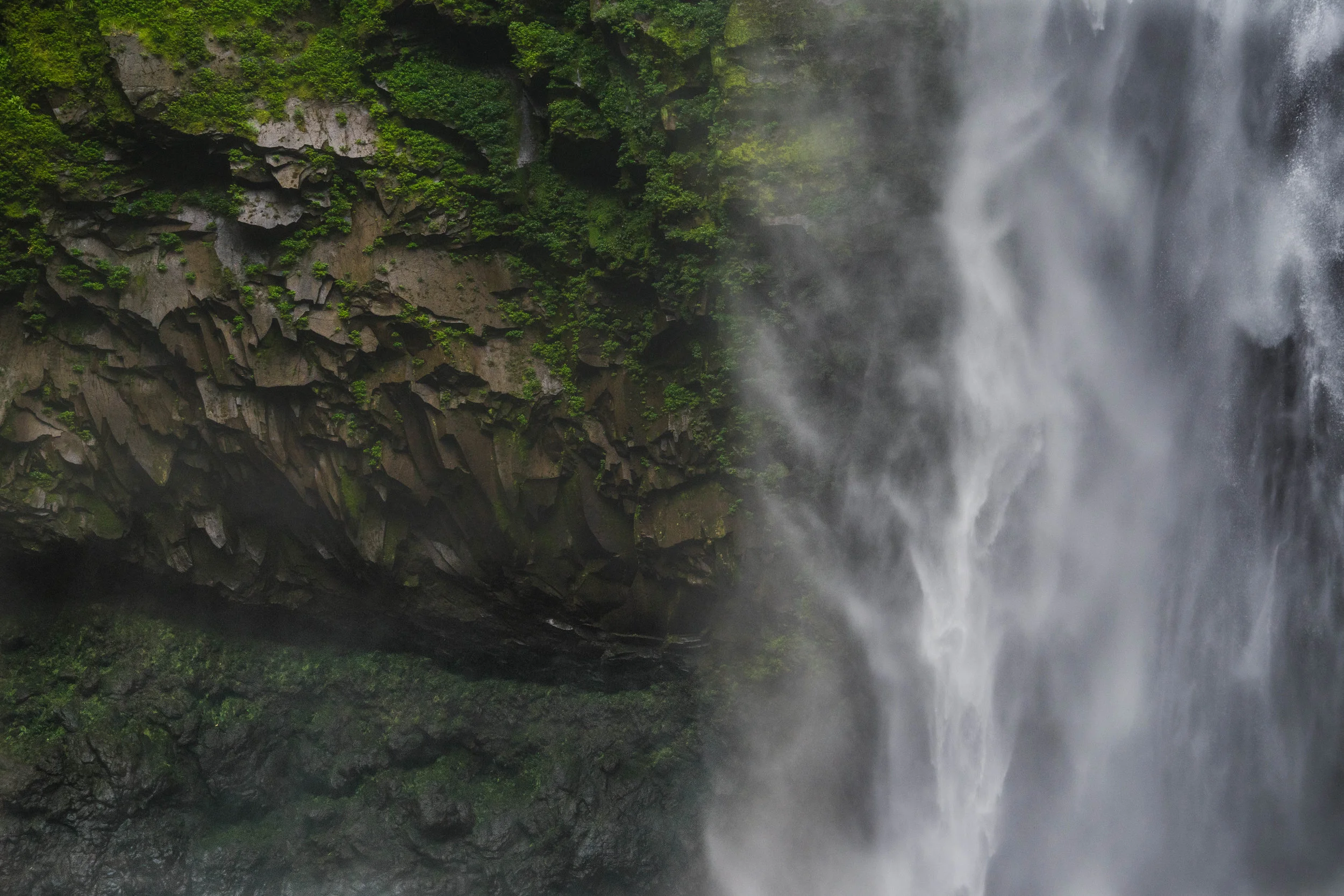 Detalle de rocas de la catarata