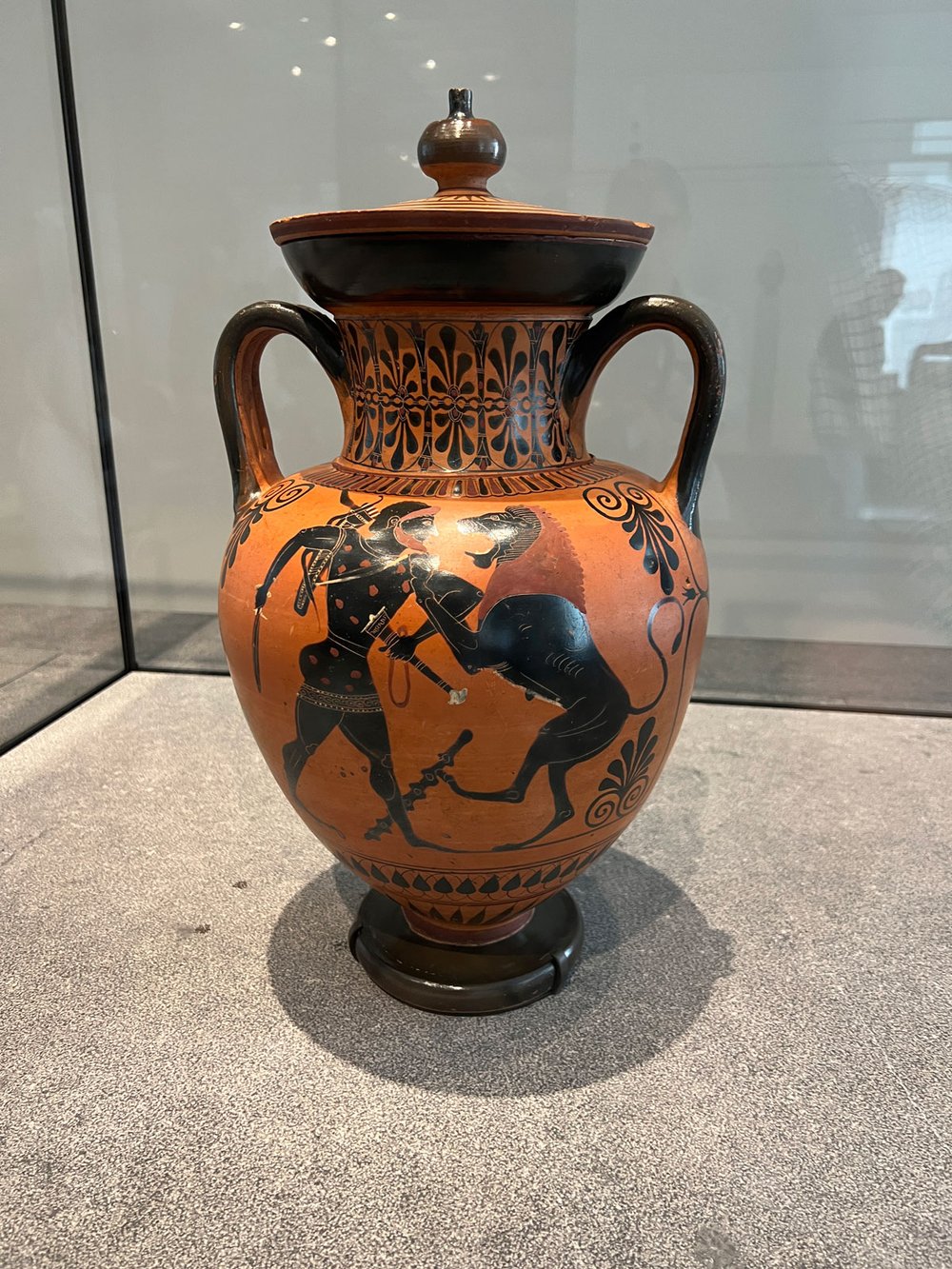 1k-greekvase.jpg