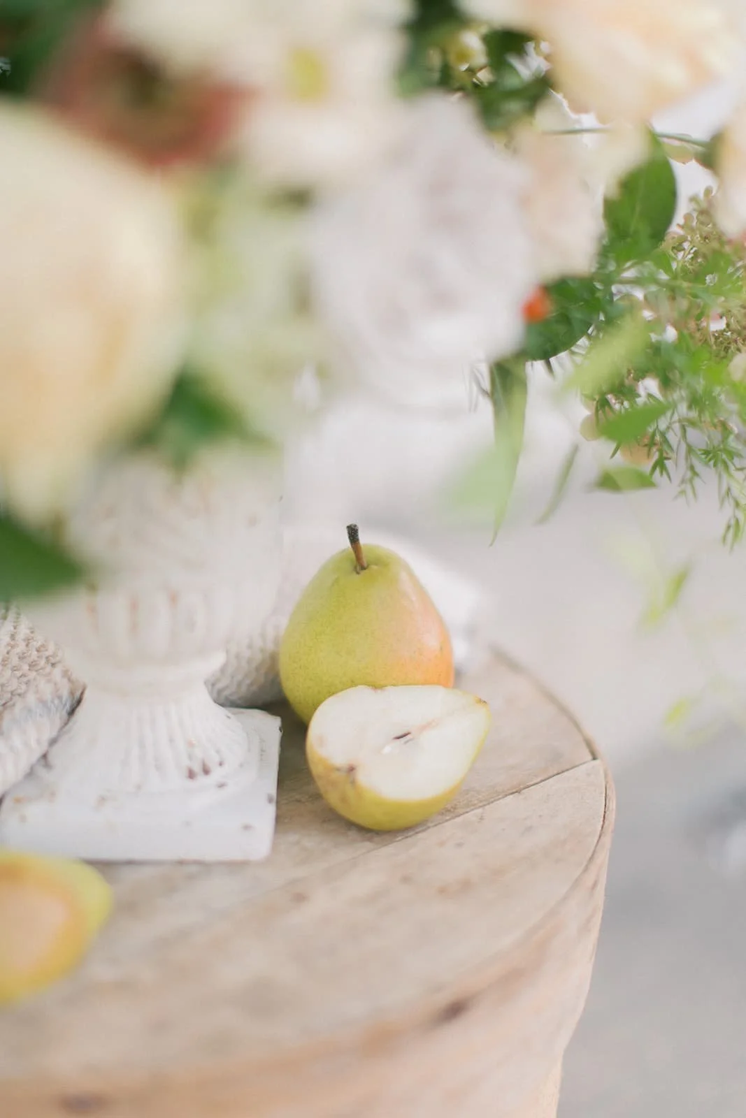 Twig & Bloom floral studio creating romantic, elegant flower arrangements in Saskatoon, Victoria & Regina. We create florals for everyday moments, wedding floral designs, event flowers, bereavement flowers as well as hosting flower workshops.