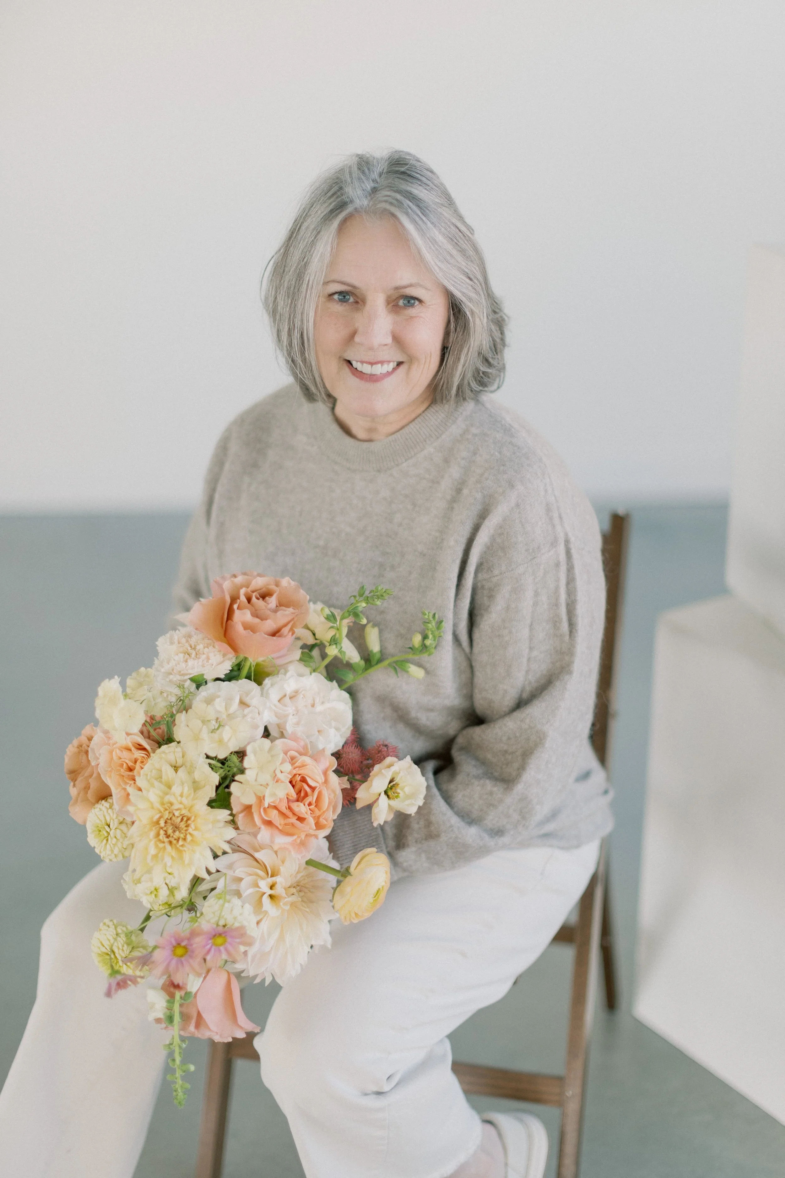 Twig & Bloom floral studio creating romantic, elegant flower arrangements in Saskatoon, Victoria, Regina & Edmonton. We create florals for everyday moments, wedding designs, event flowers, bereavement flowers as well as hosting flower workshops.
