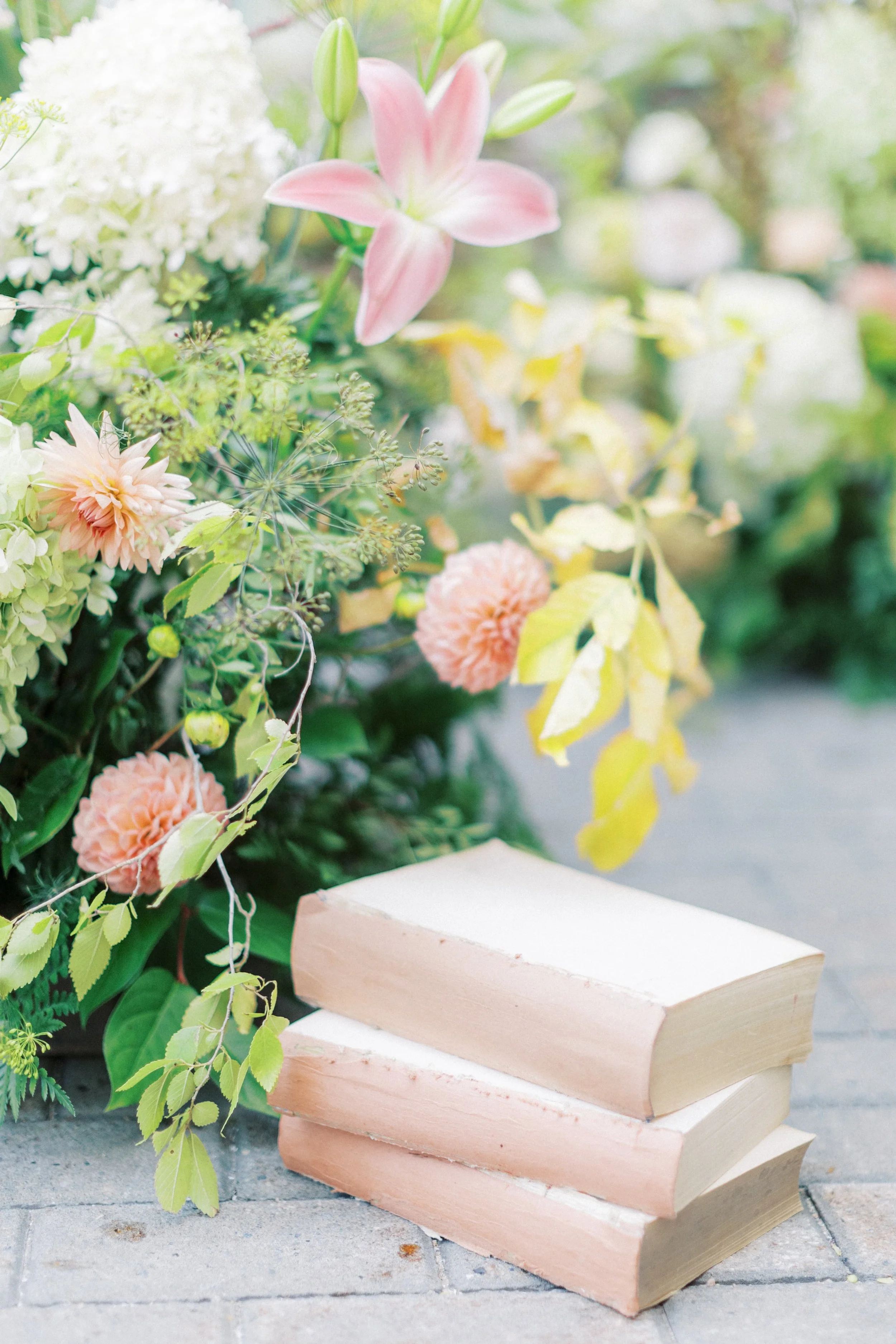 Twig & Bloom creates timeless floral designs with care and attention. Offering delivery in Saskatoon.