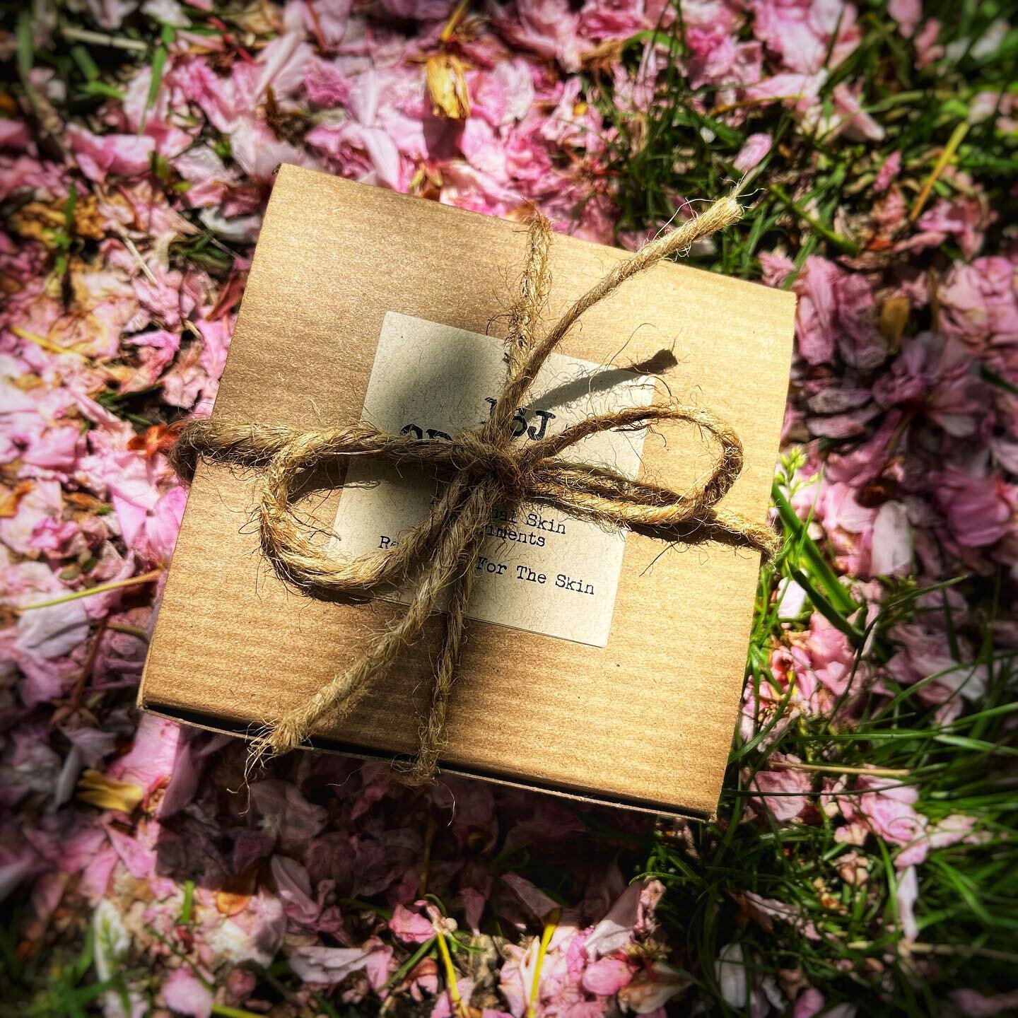 🌸 This Mother's Day, give the gift of radiant, nourished skin with 16J Organics! 💝

Show Mom how much you care with our handcrafted, all-natural, and organic skincare products, thoughtfully designed to pamper and rejuvenate her skin. 🌿

Choose fro