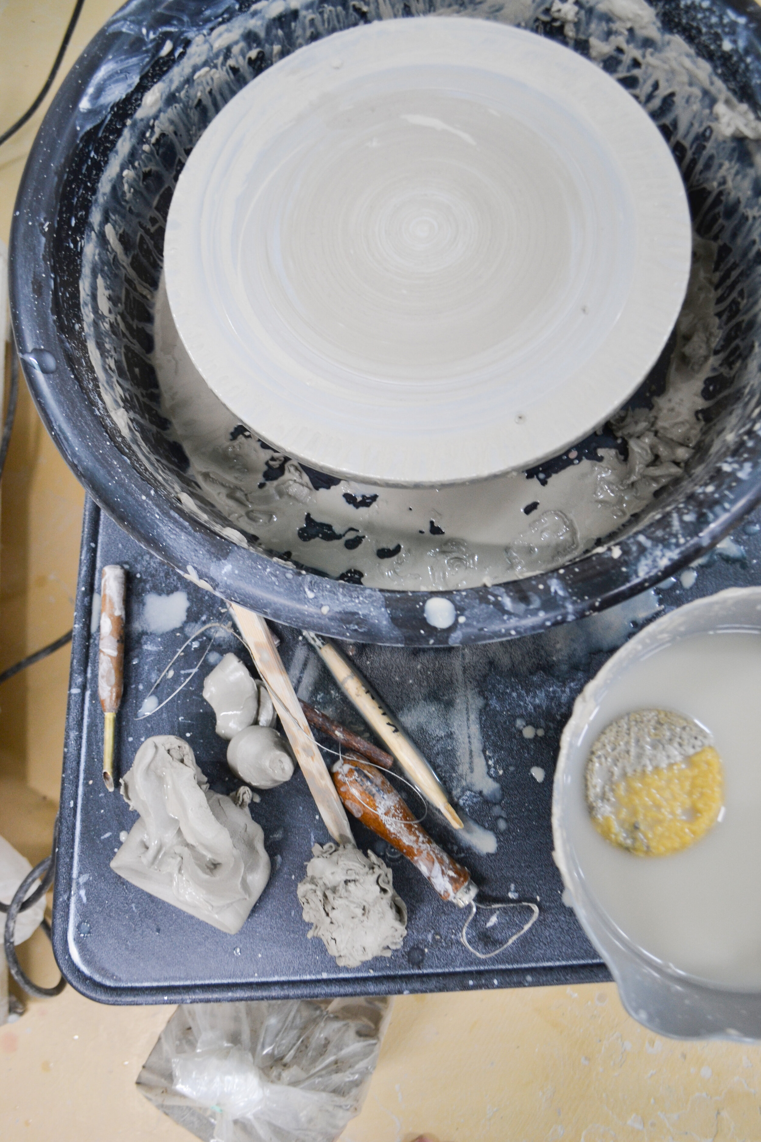 BEGINNER WHEEL THROWING CLASS — The Kiln Studio & Gallery
