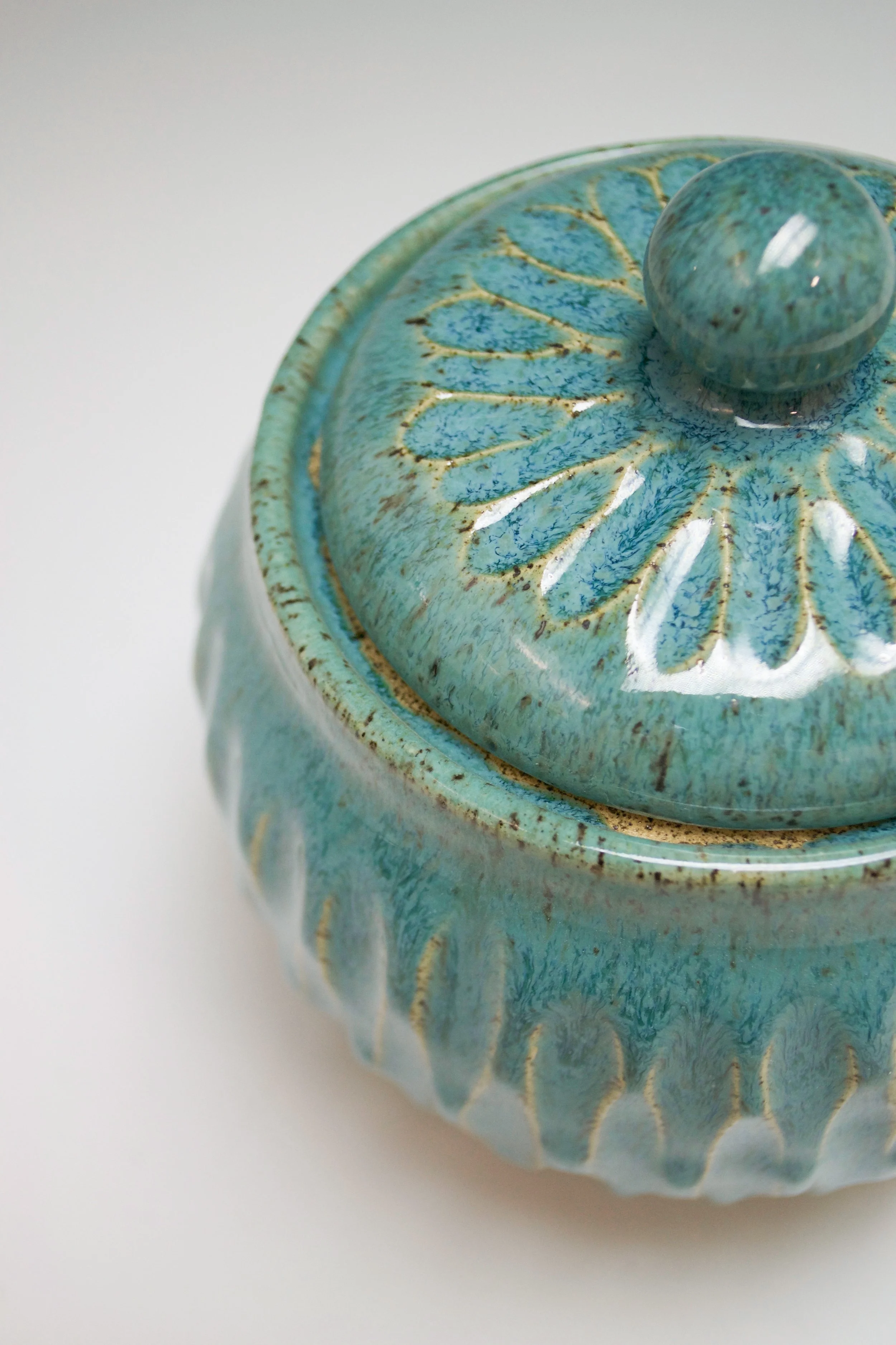 Meagn187-LiddedTexturedJar-5.jpg