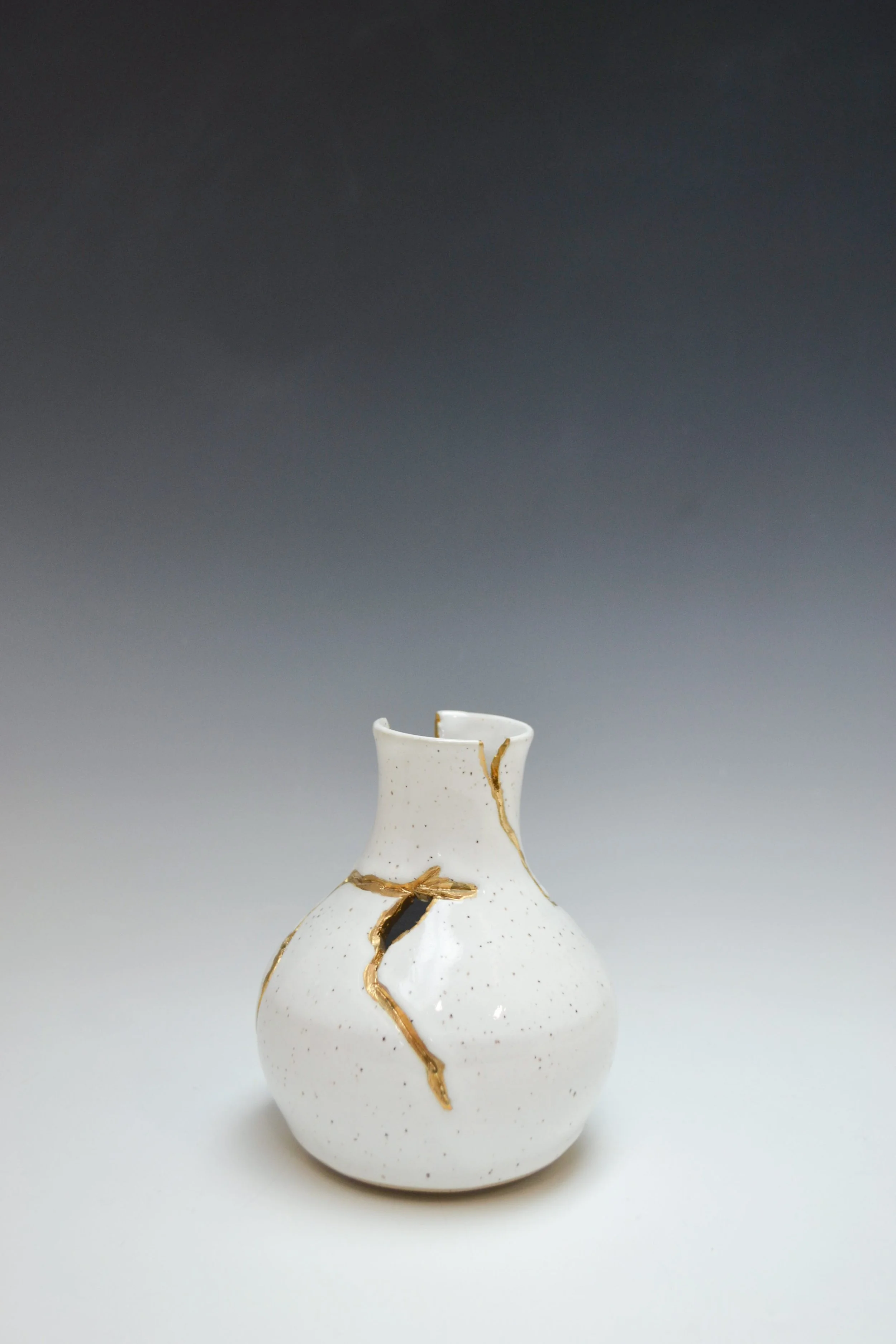 KatherynWatkins028-KintsugiVases-2-5.jpg