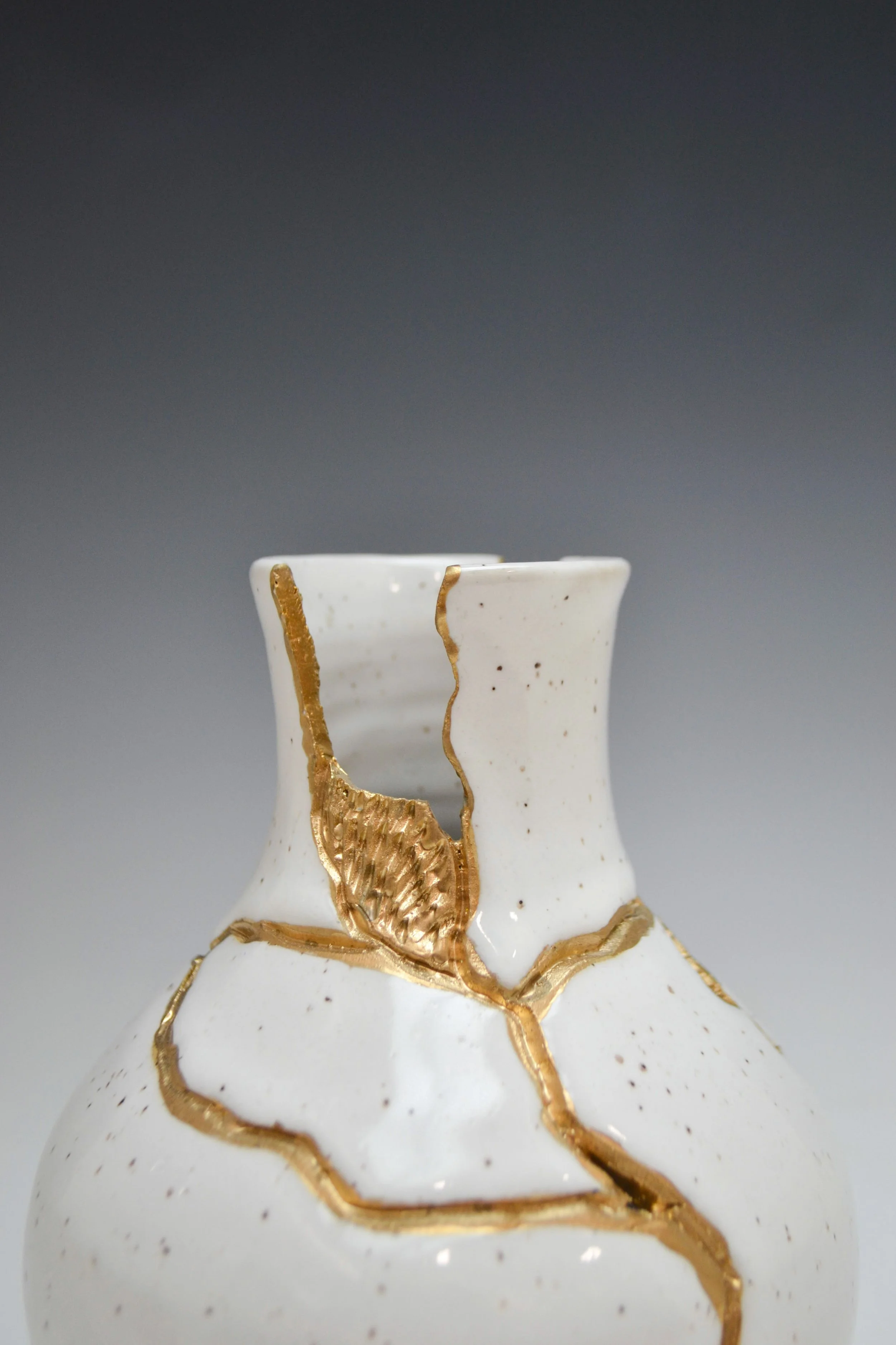 KatherynWatkins028-KintsugiVases-2-4.jpg
