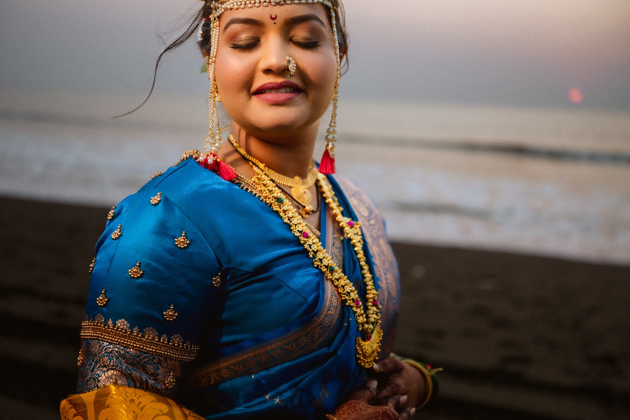 marathi-wedding-mumbai-beachside-reflexionbyns-ar-82.jpg