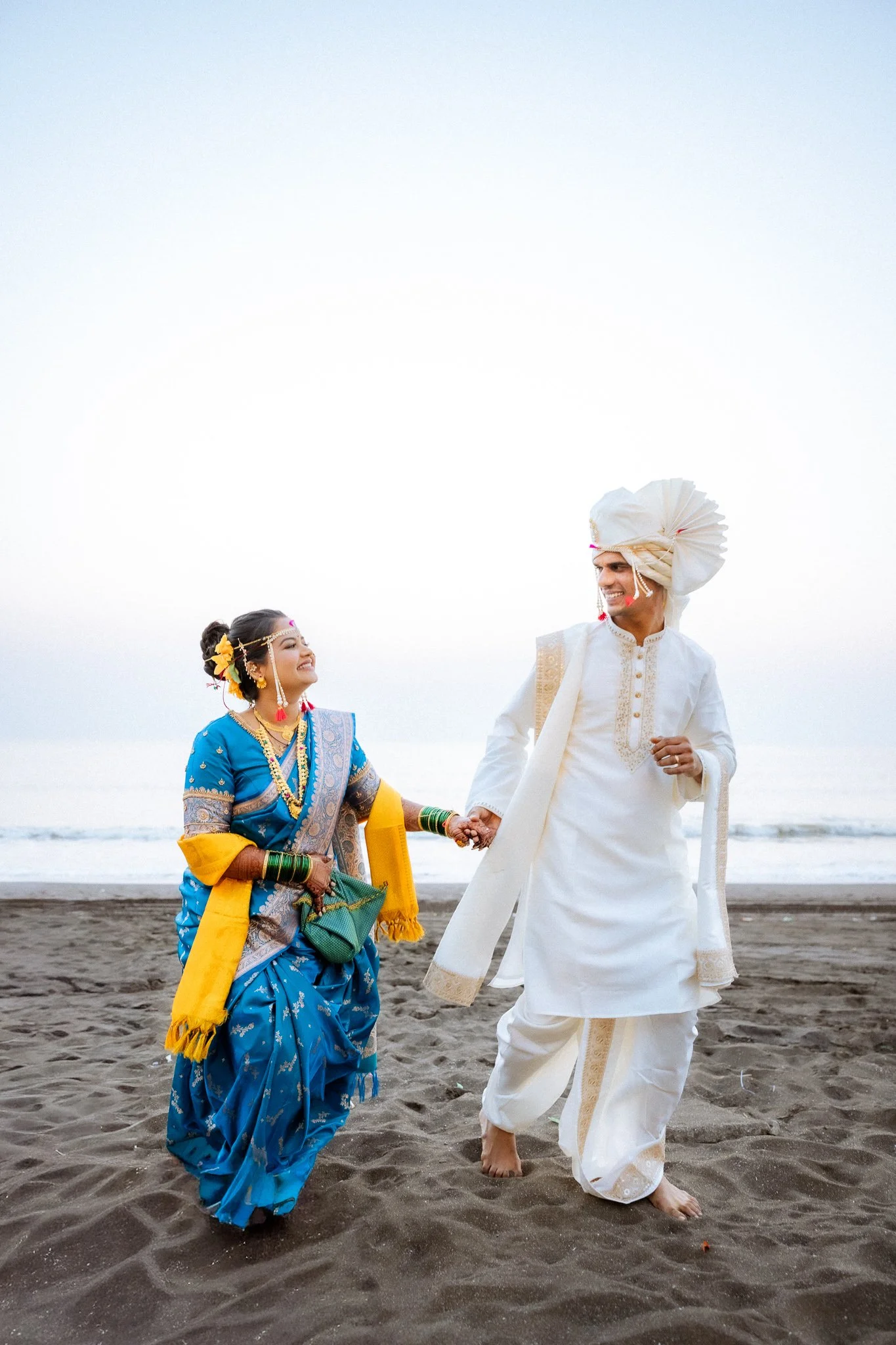 marathi-wedding-mumbai-beachside-reflexionbyns-ar-88.jpg