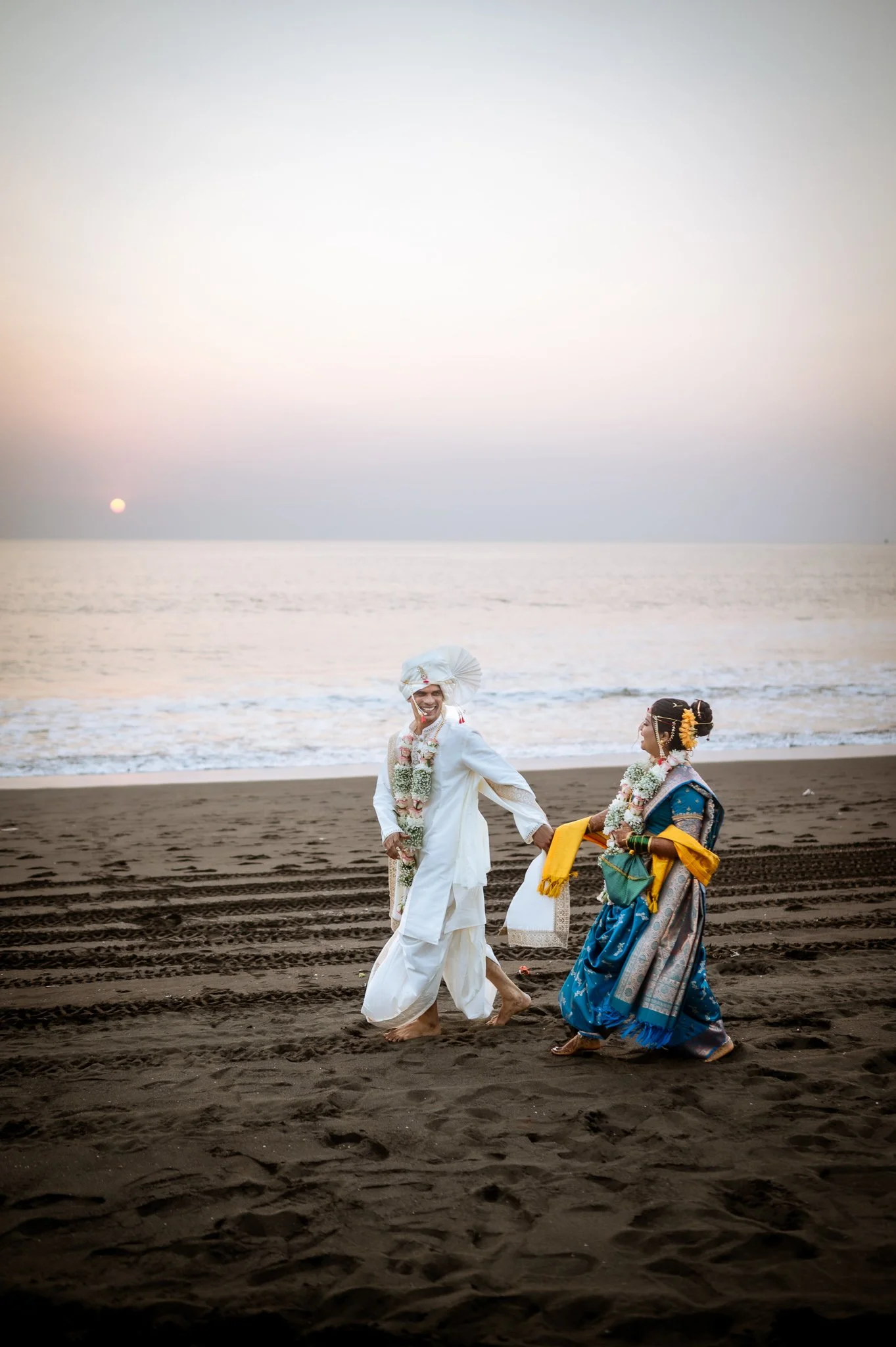 marathi-wedding-mumbai-beachside-reflexionbyns-ar-74.jpg