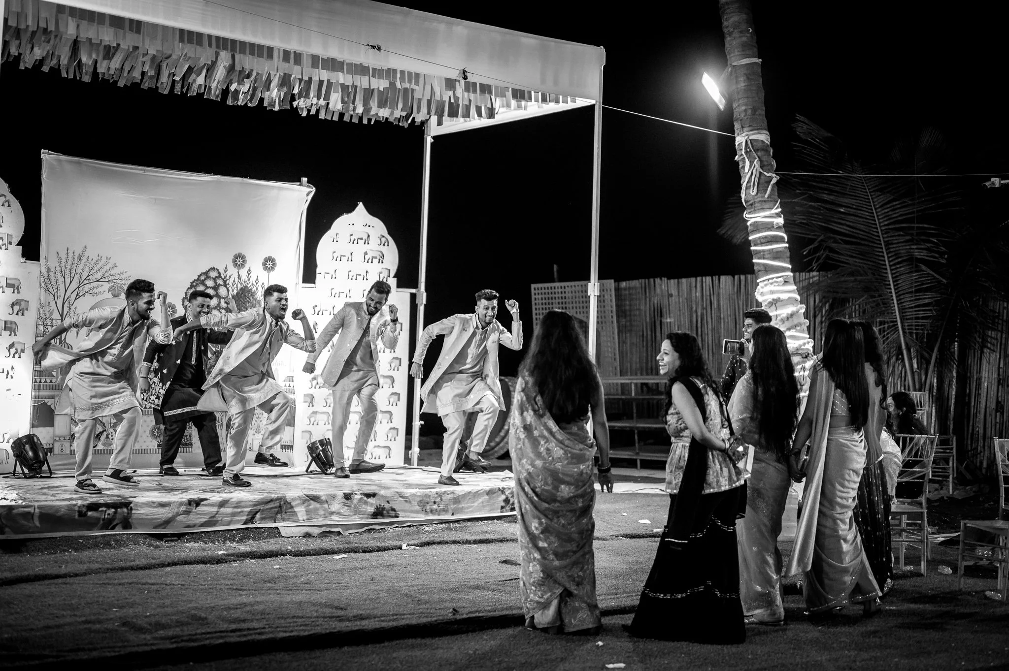 marathi-wedding-mumbai-beachside-reflexionbyns-ar-130.jpg