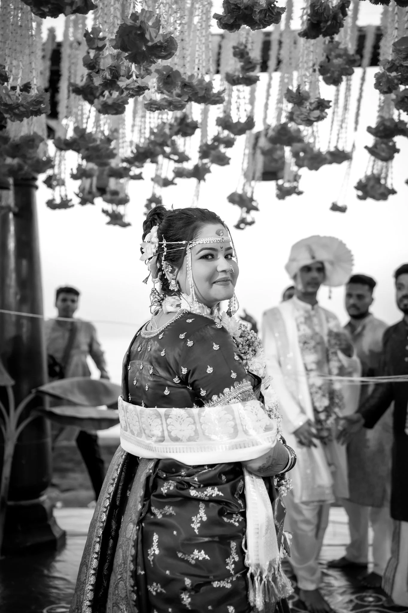 marathi-wedding-mumbai-beachside-reflexionbyns-ar-91.jpg