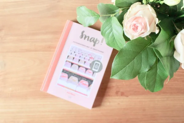 jules-and-louis-blog-book-review-snap-roses-2.jpg