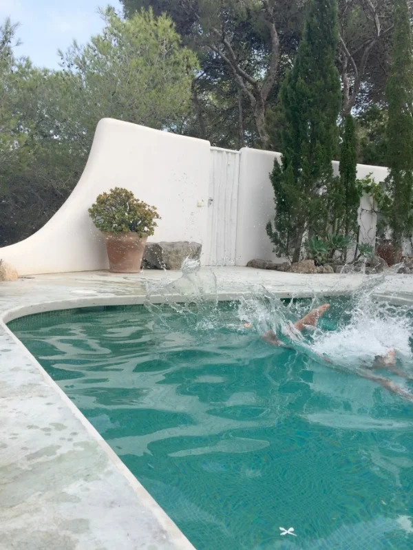 Jules-and-Louis-Blog-our-week-in-Ibiza-Jules-diving.jpg