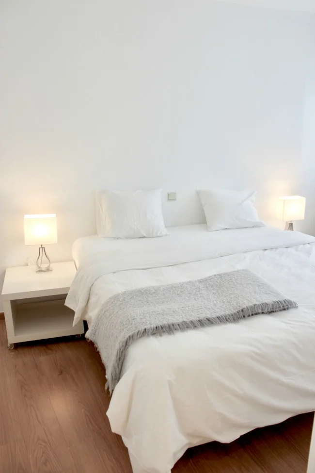 jules-and-louis-blog-master-bedroom-white.jpg