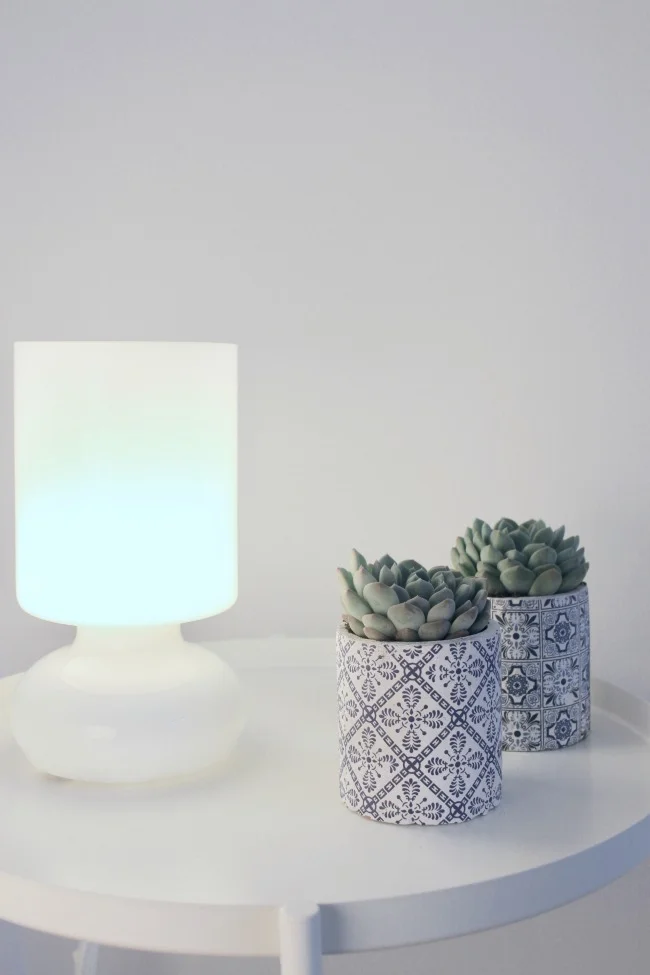 jules-and-louis-blog-white-sidetable-blue-pots-succulents-lamp.jpg