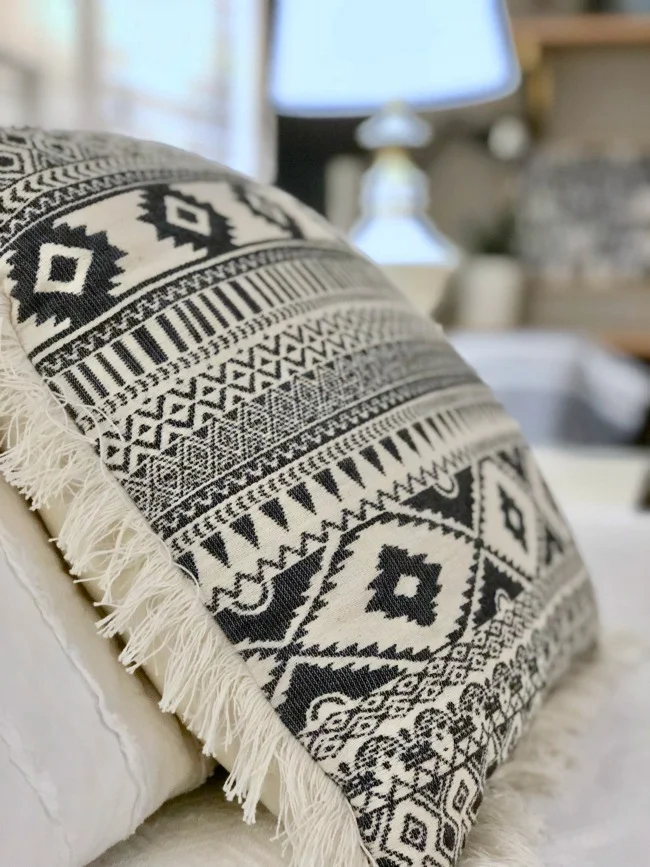 Jules and Louis Blog - A cute adorable home in Tallahassee - detail pillows master bedroom.jpg