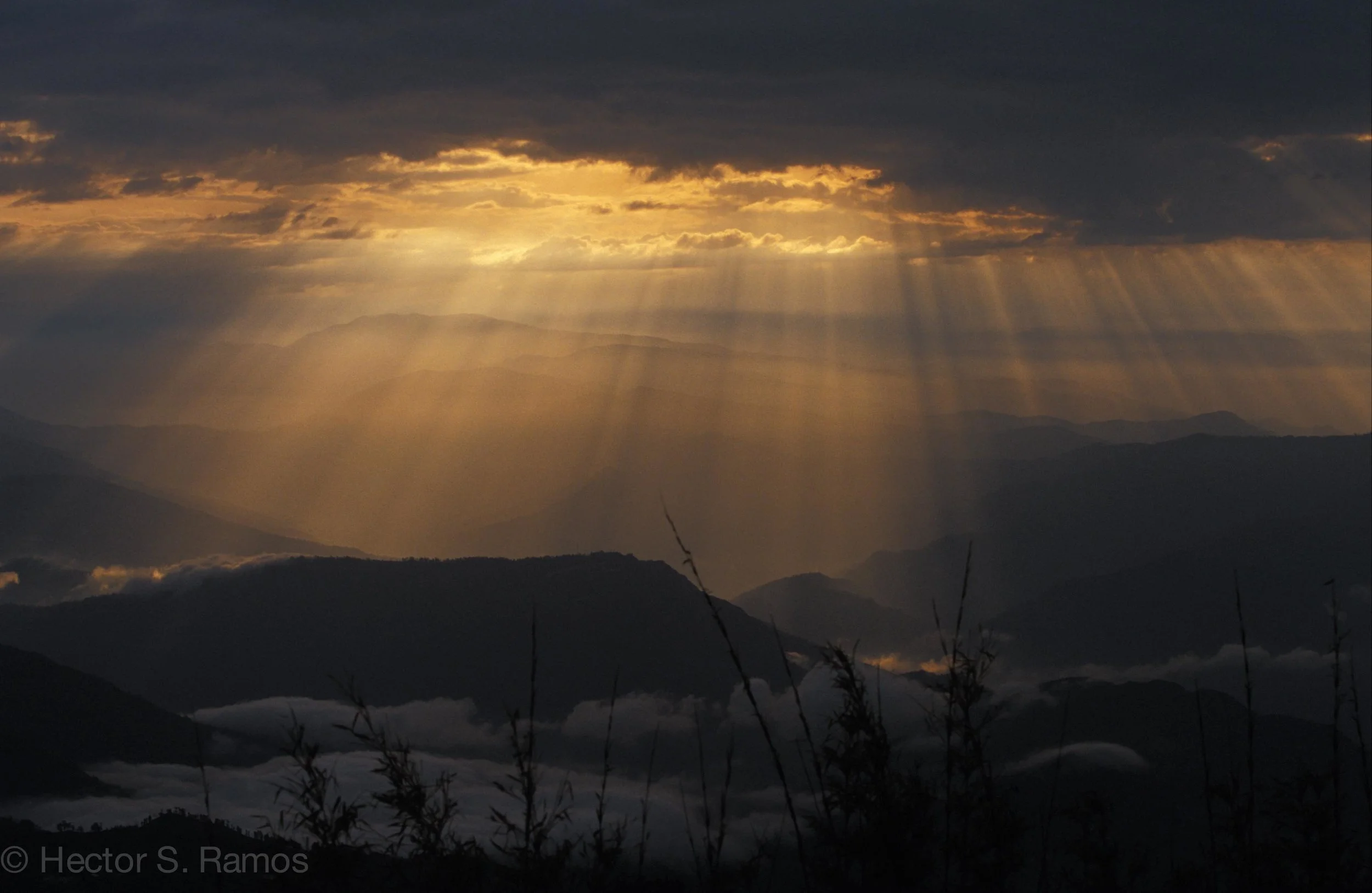 Tiger Hill, Darjeeling. While waiting for the famed Kanchenjunga to appear, the sun rays poured through the clouds. Photo: Nikon F5, AFD 80-200mm f2.8, Provia 100.