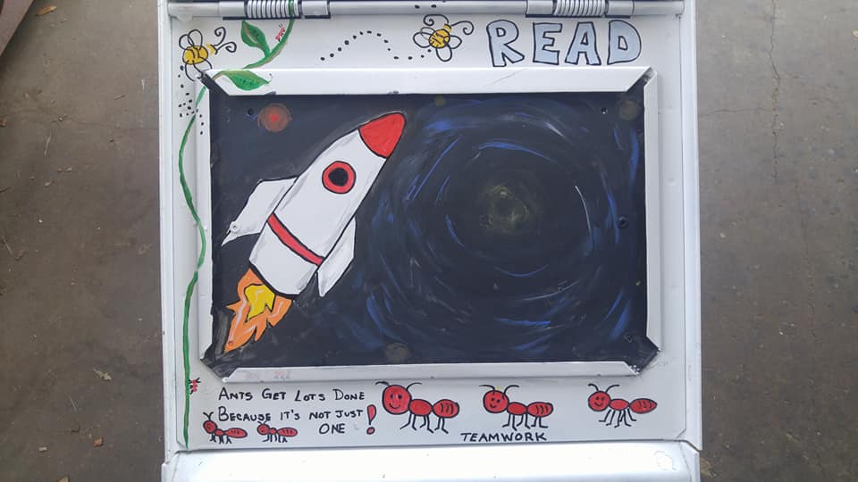 read-ants.jpg