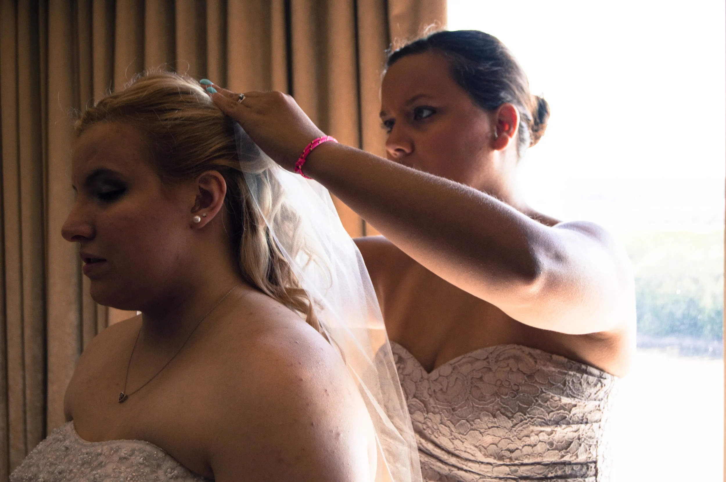 DSC_0150BrideVeilBridesmaid-1.jpg