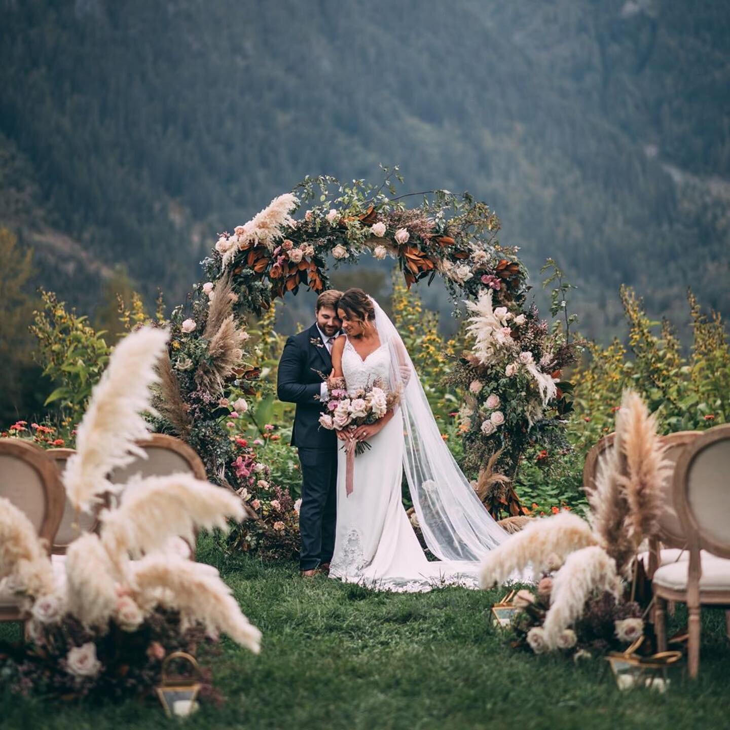 One year later and this intimate wedding still gives me all the feels✨ 
.
Bride: @hannahlgordon 
Venue: @northarmfarm 
Planning &amp; Design: @blisswhistler 
Dress: @kennethwinston
Hair &amp; Makeup: @kerrywaring 
Videography: @evgreencreative 
Photo