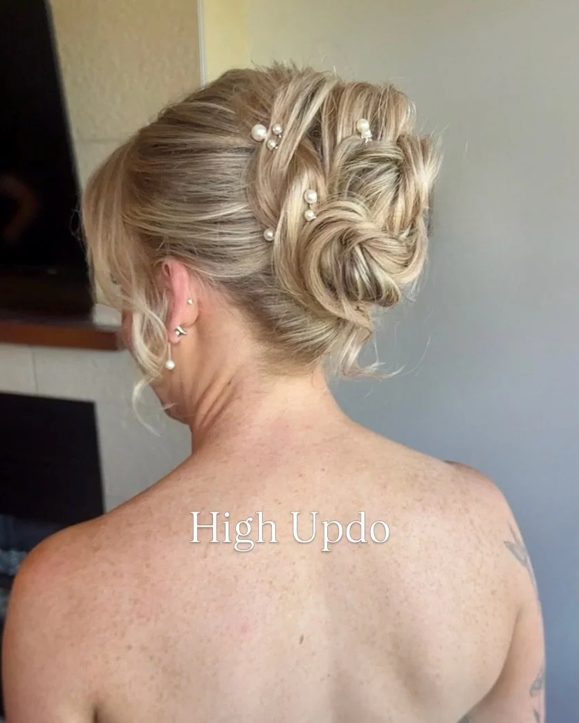 2026 bridal hair trends I am loving right now 🙌

📩 Save these for your wedding inspo 

2027 inquiries are rolling in, DM me to be added to my waitlist 🥰

#bridalhairtrends #2026bride #weddinghair #hairtrends #whistlerwedding 
Bridal Hair Trends We