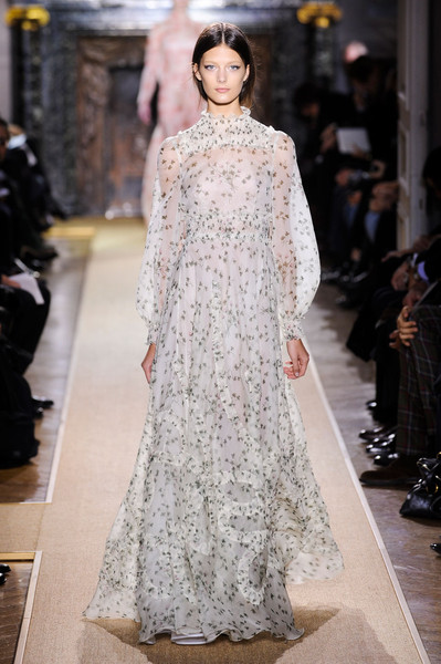 Valentino+Spring+2012+1gpqtE_bAh7l.jpg