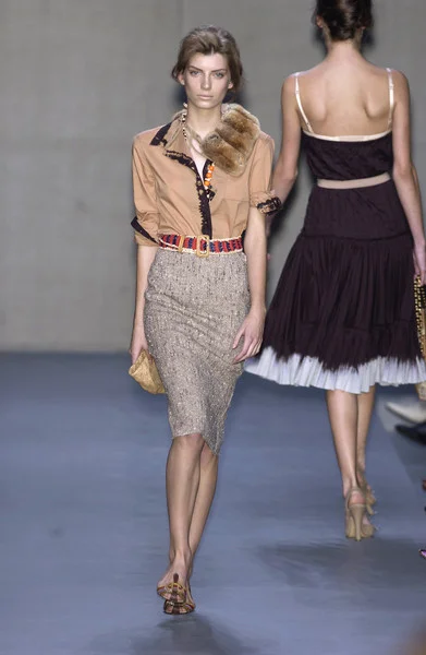 Prada+Spring+2004+pngVpU-SOhHl.jpg